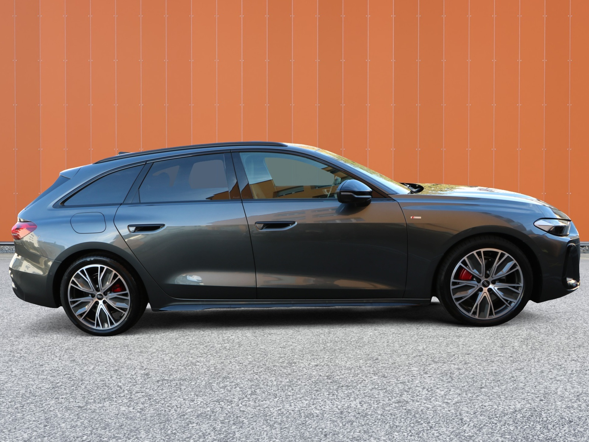 listing desktop thumbnail image 4