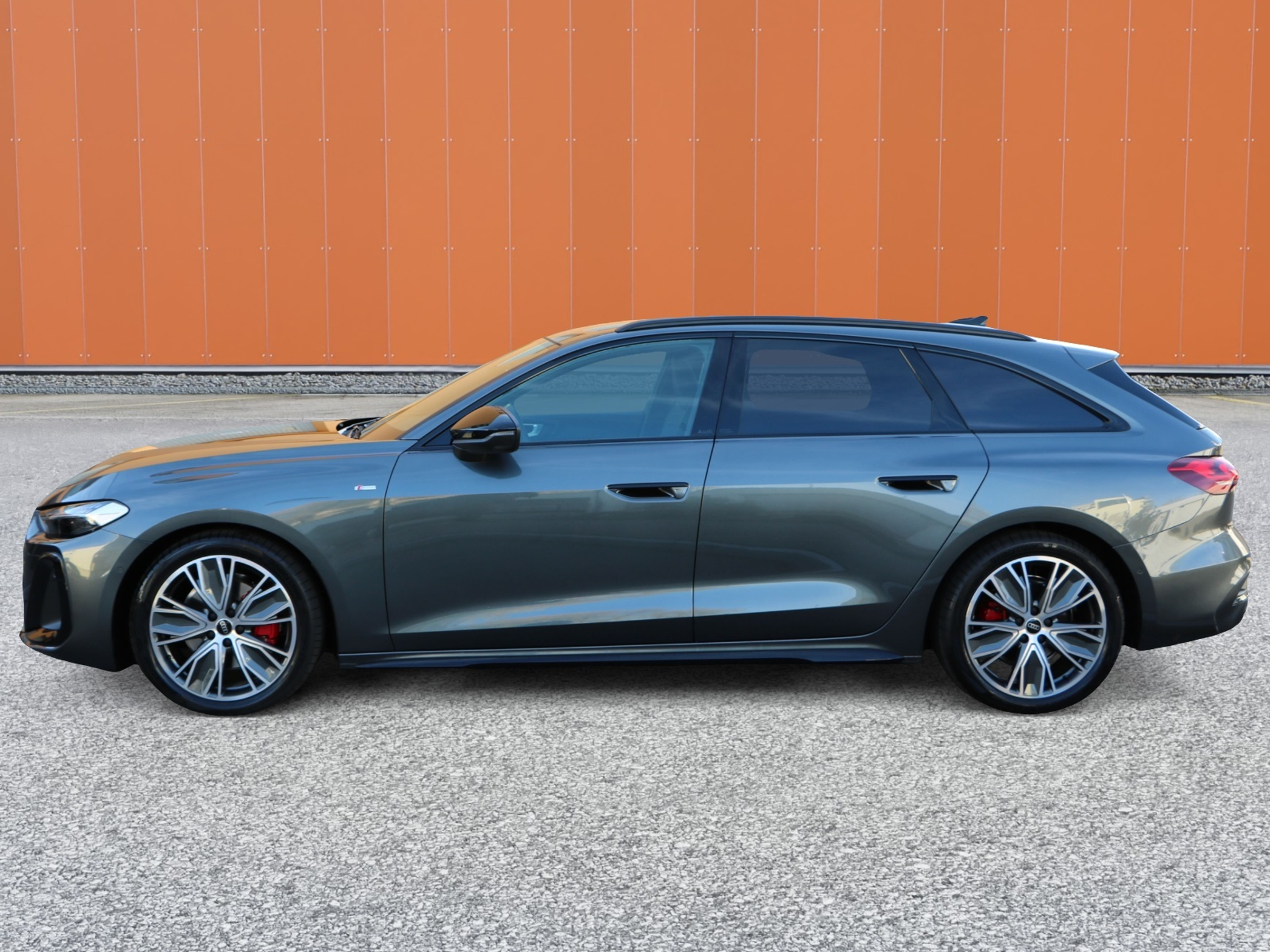 listing desktop thumbnail image 3