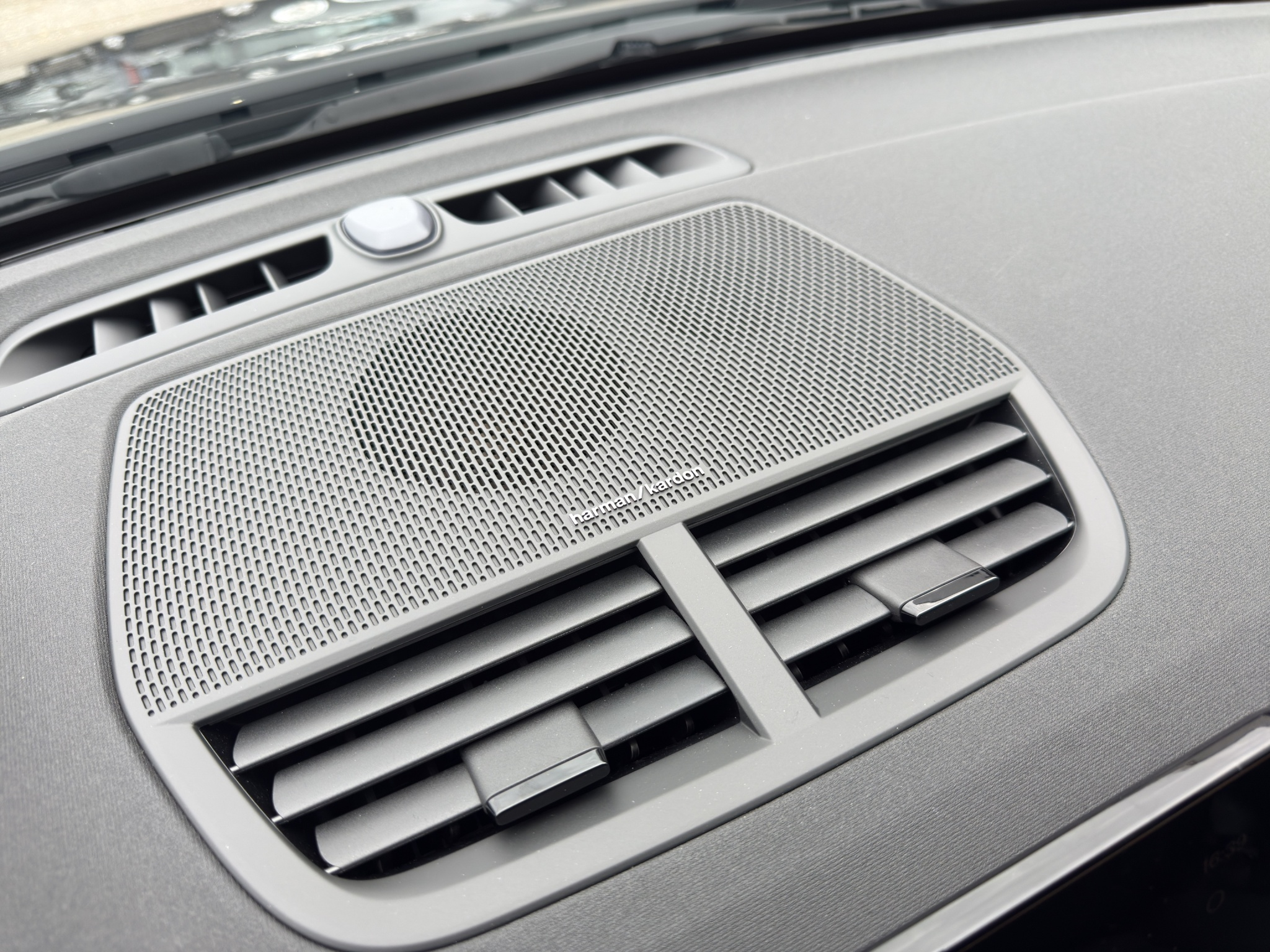 listing desktop thumbnail image 20