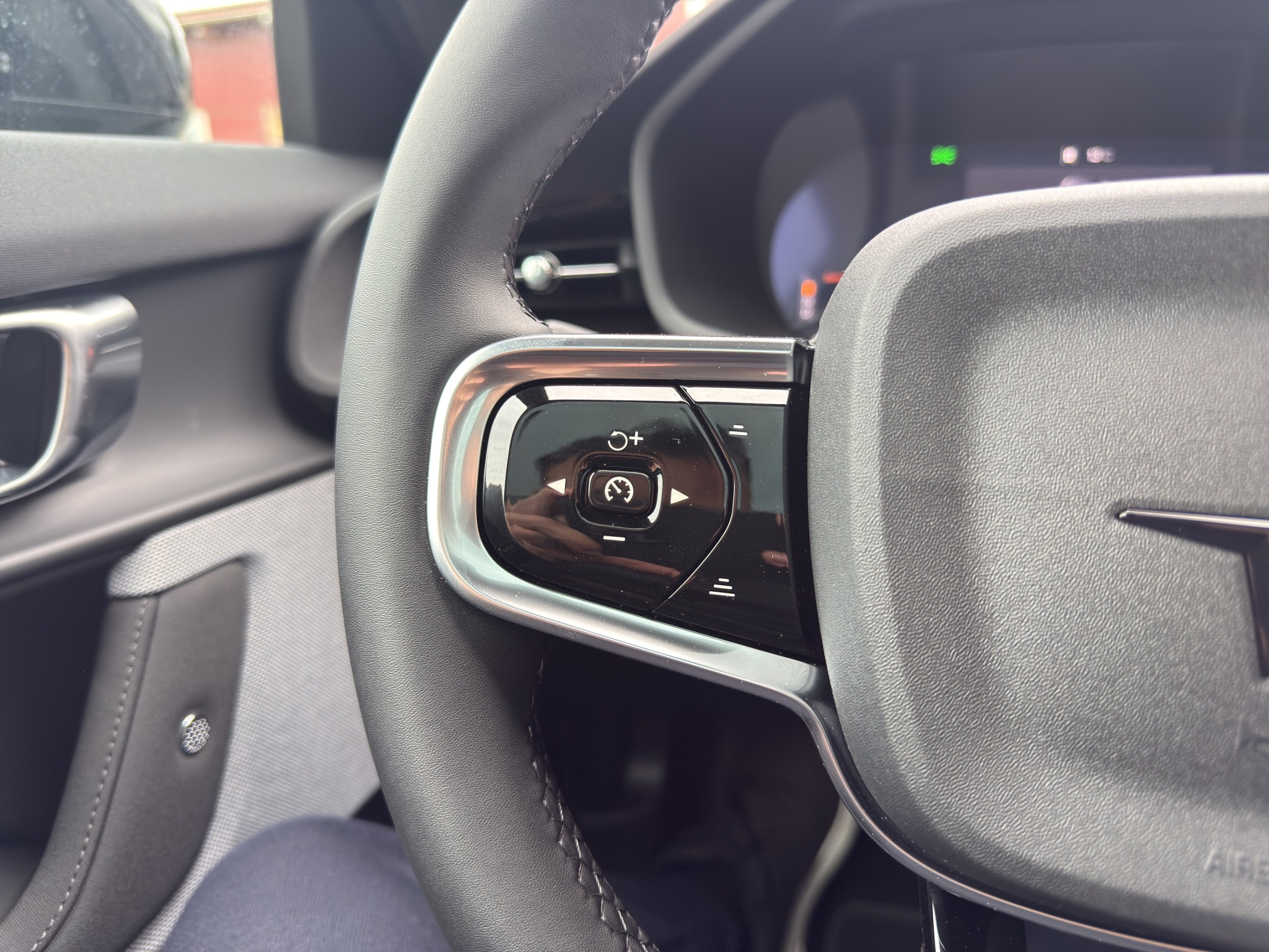 listing desktop thumbnail image 24