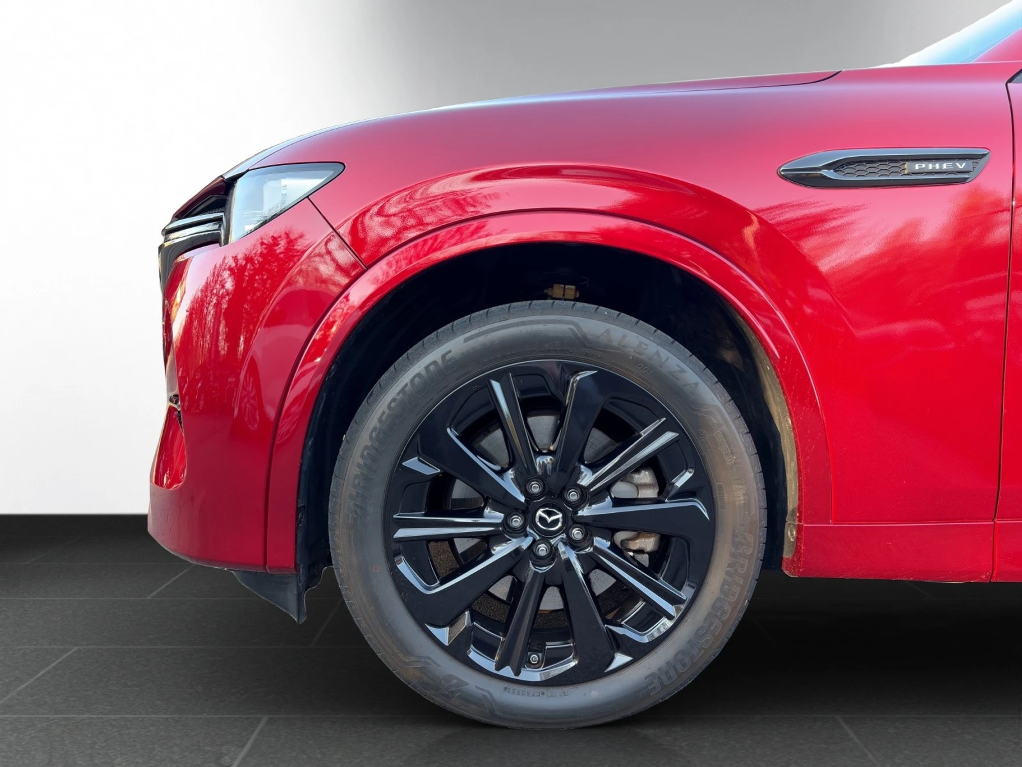 listing desktop thumbnail image 4