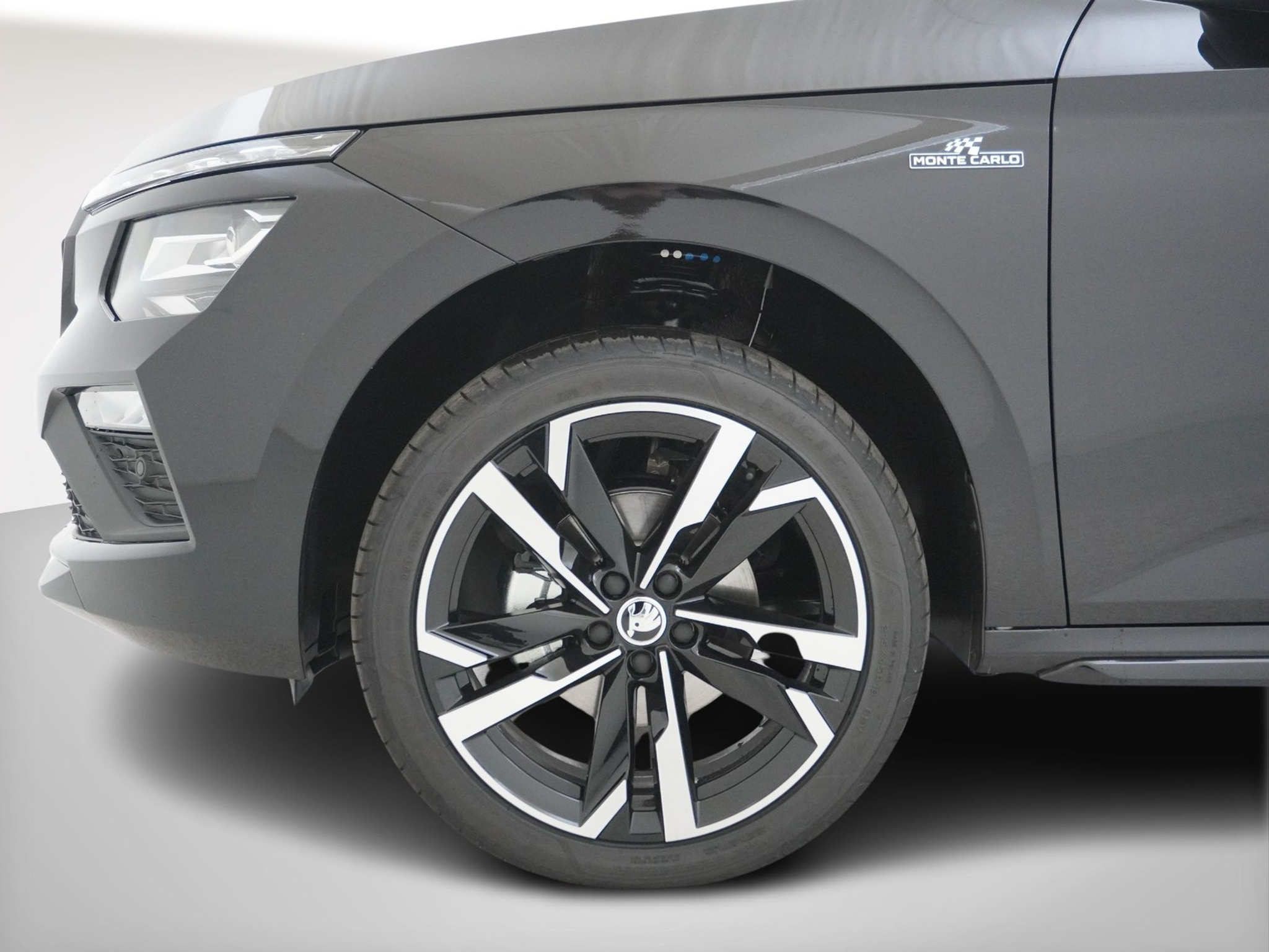 listing desktop thumbnail image 9