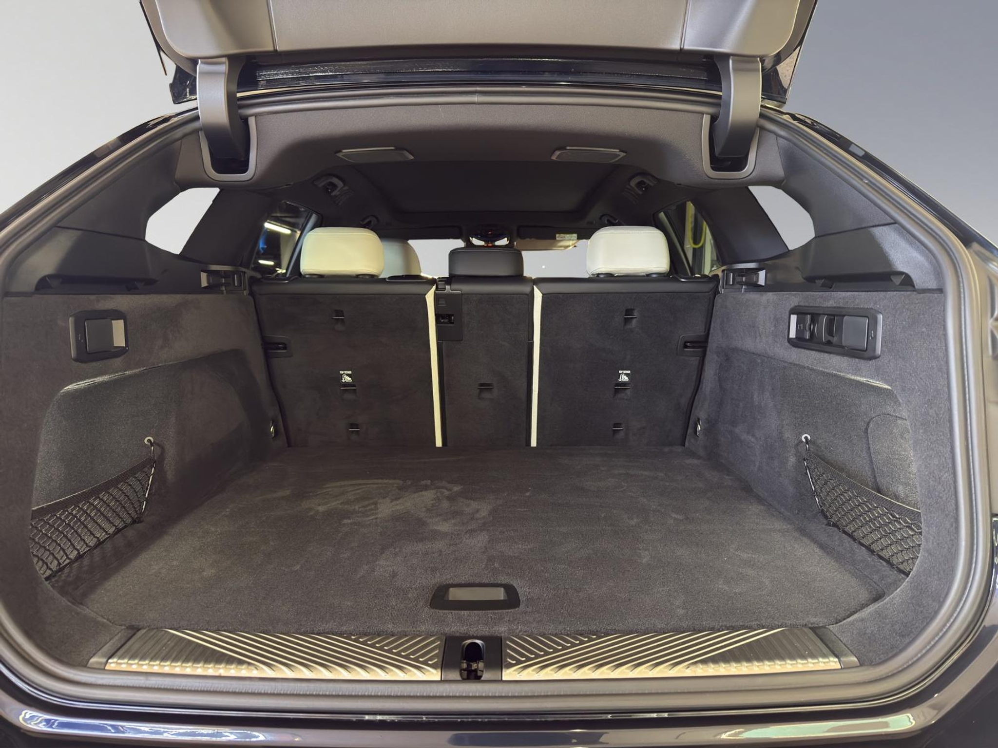 listing desktop thumbnail image 17