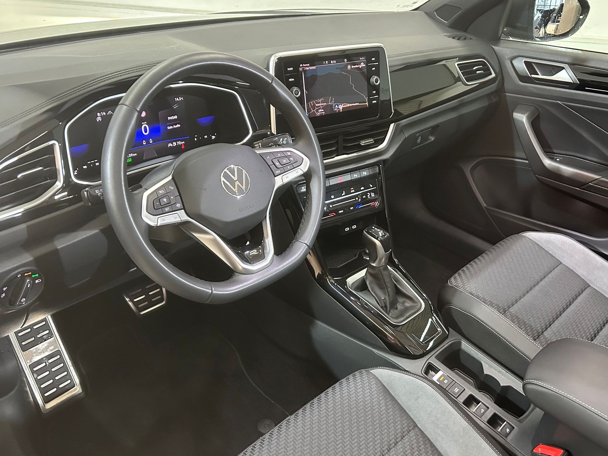 listing desktop thumbnail image 8