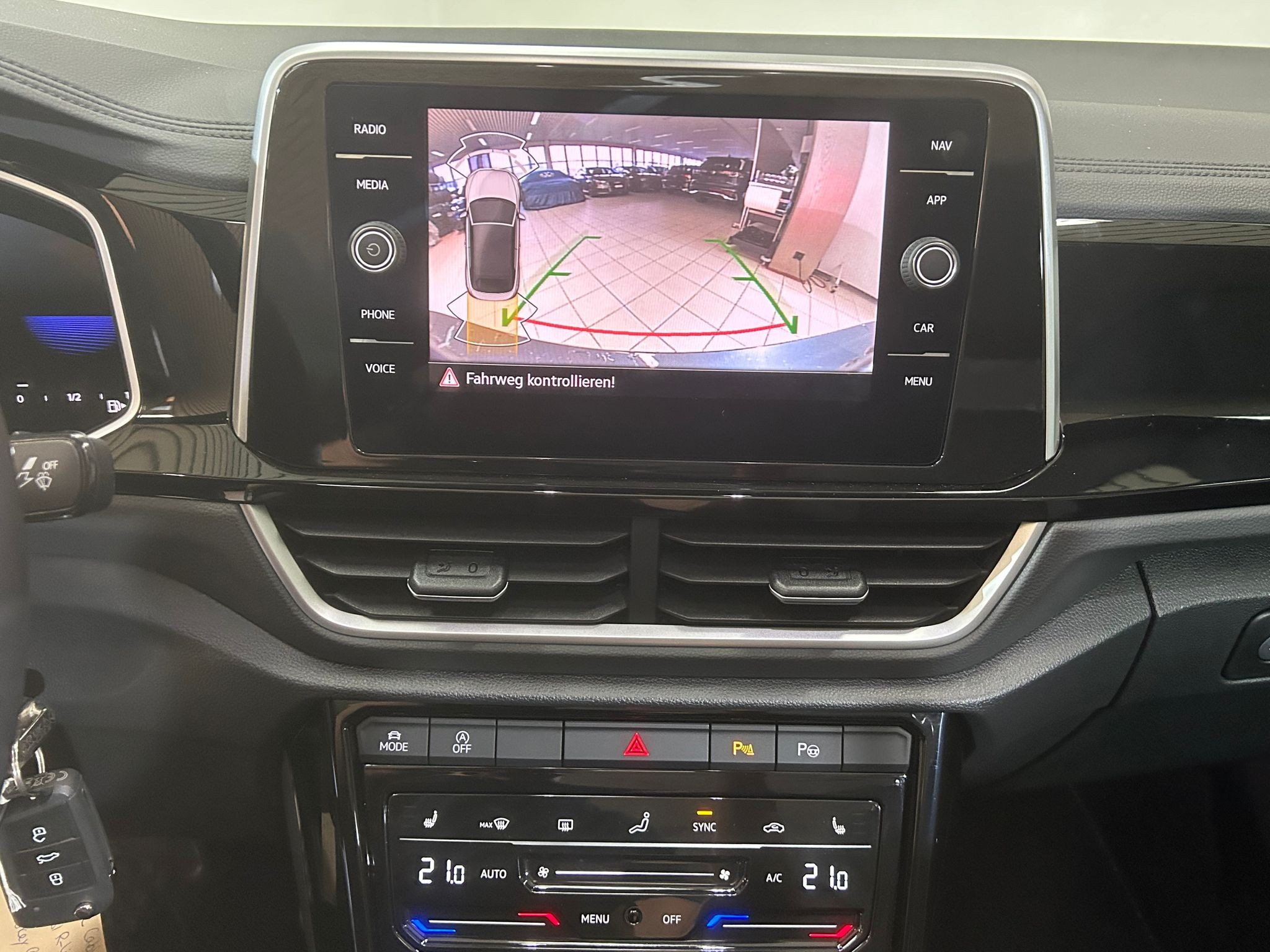 listing desktop thumbnail image 17