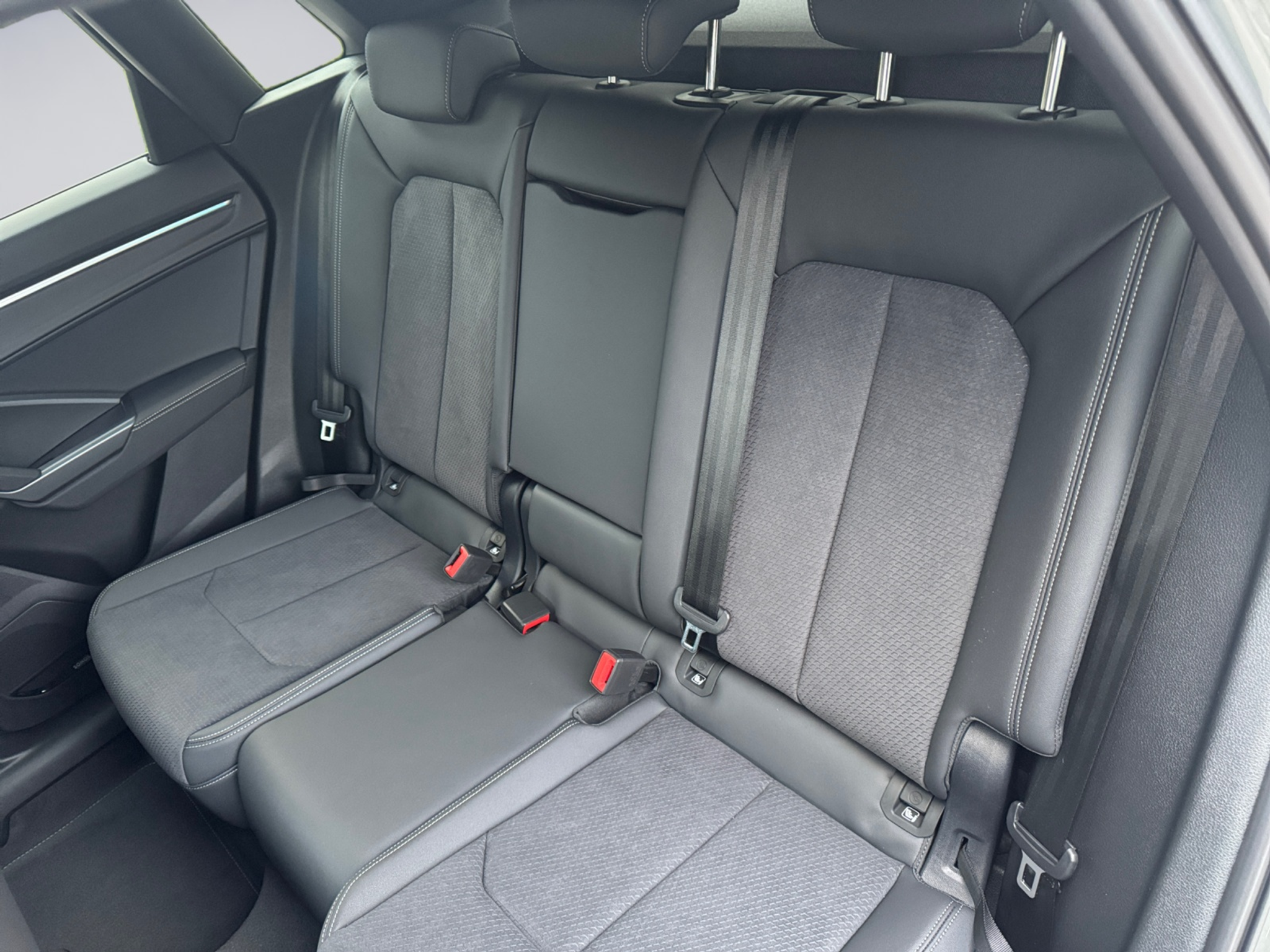 listing desktop thumbnail image 12