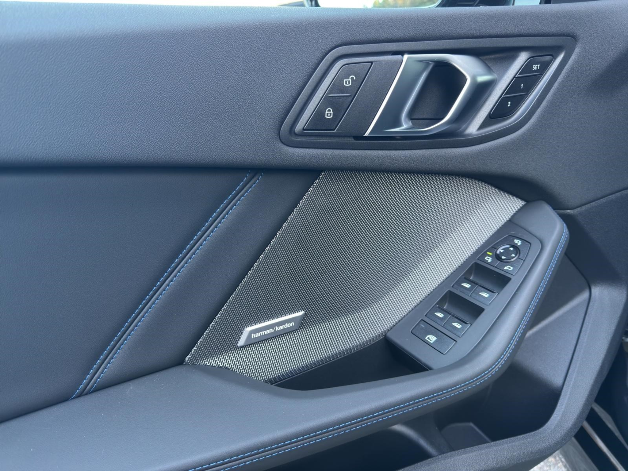 listing desktop thumbnail image 16