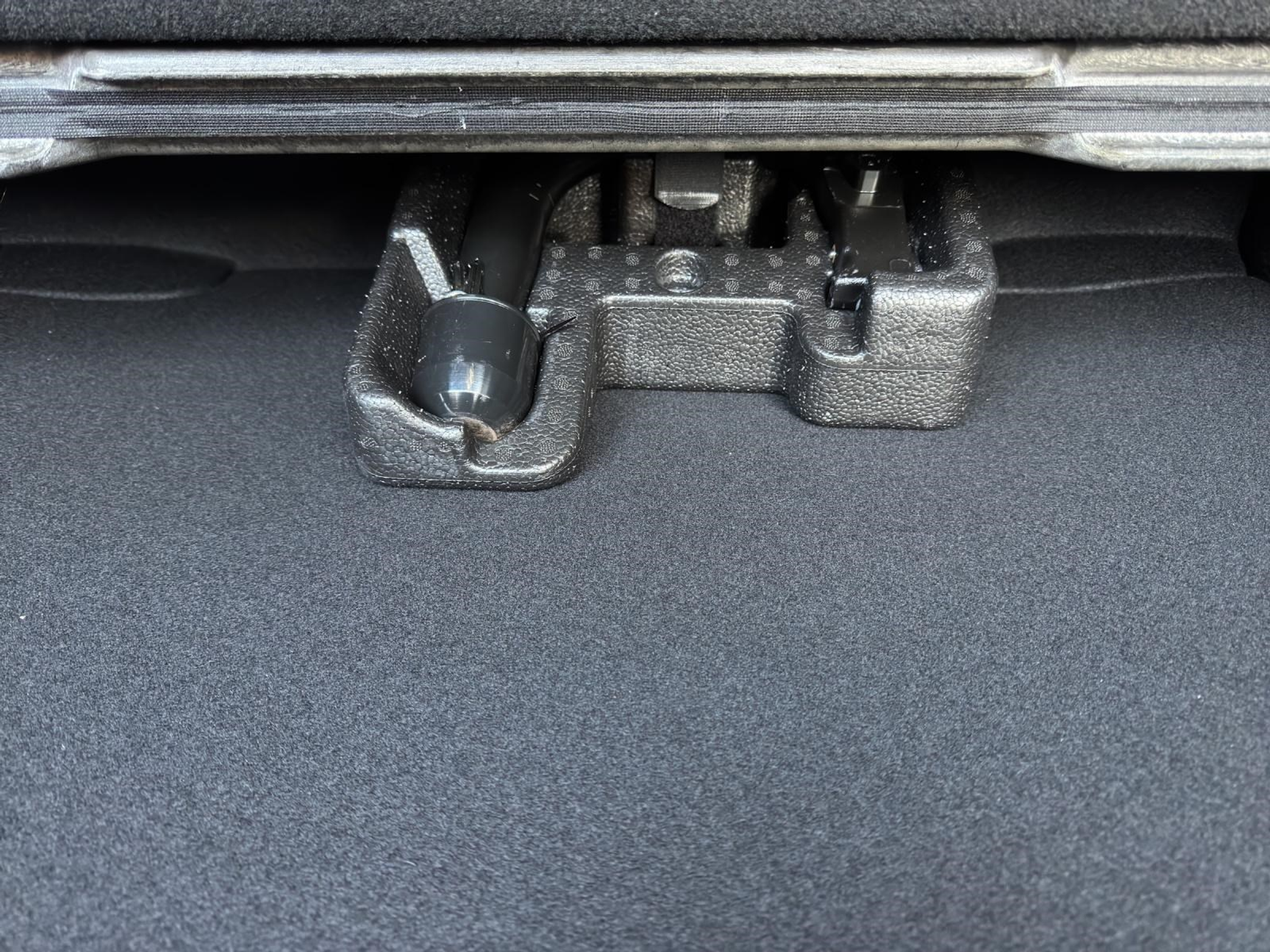 listing desktop thumbnail image 18