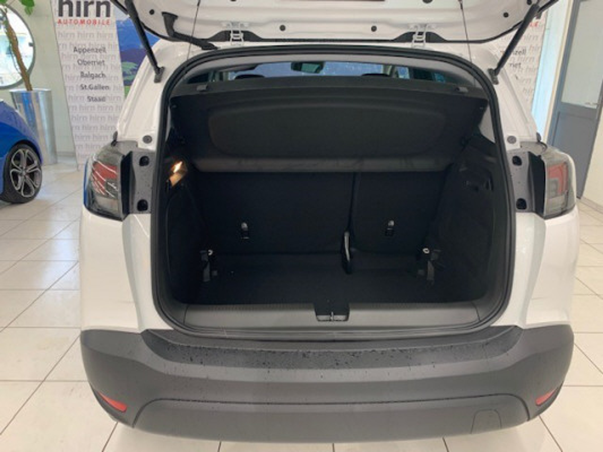 listing desktop thumbnail image 3