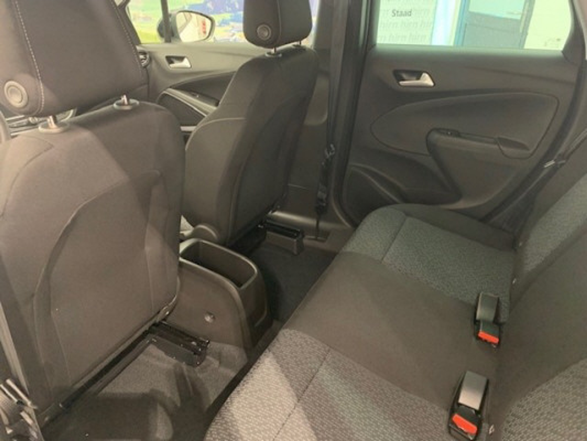 listing desktop thumbnail image 3