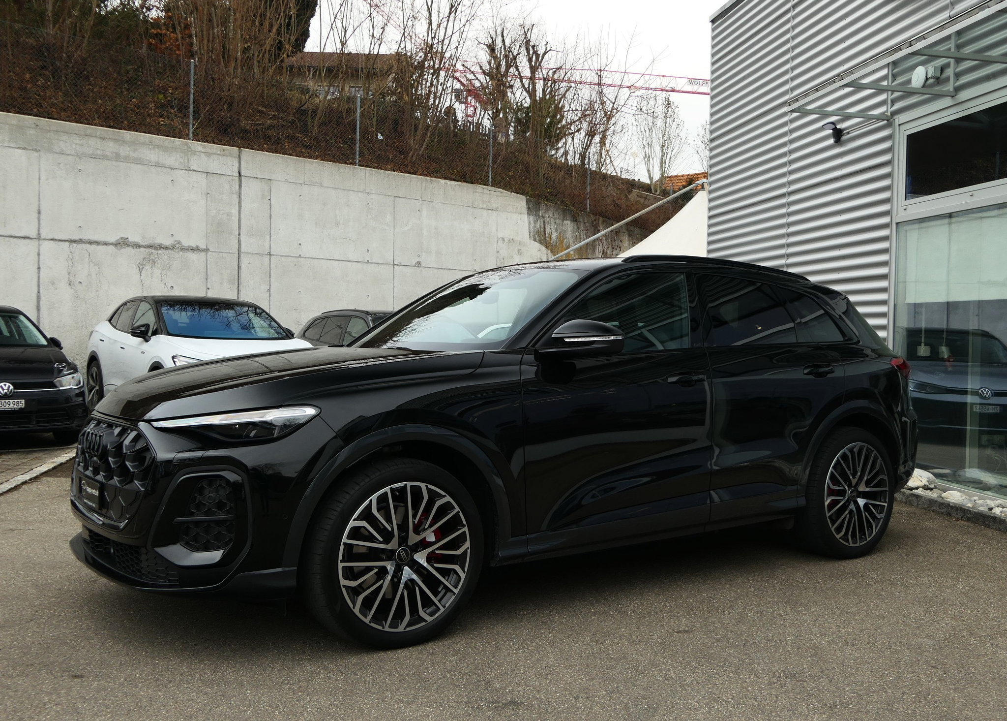 listing desktop thumbnail image 3