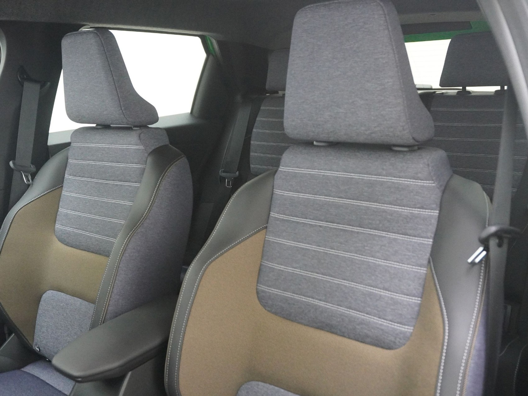 listing desktop thumbnail image 12