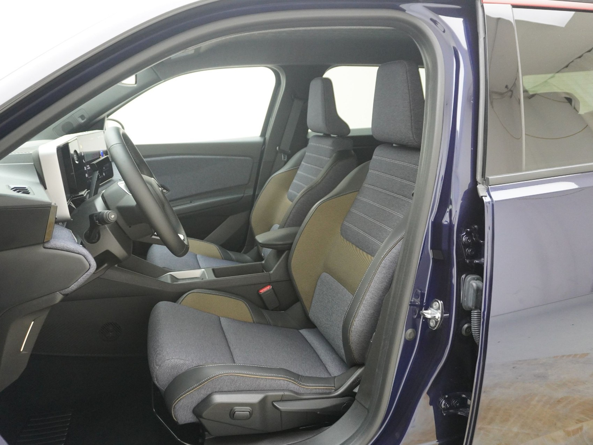 listing desktop thumbnail image 11