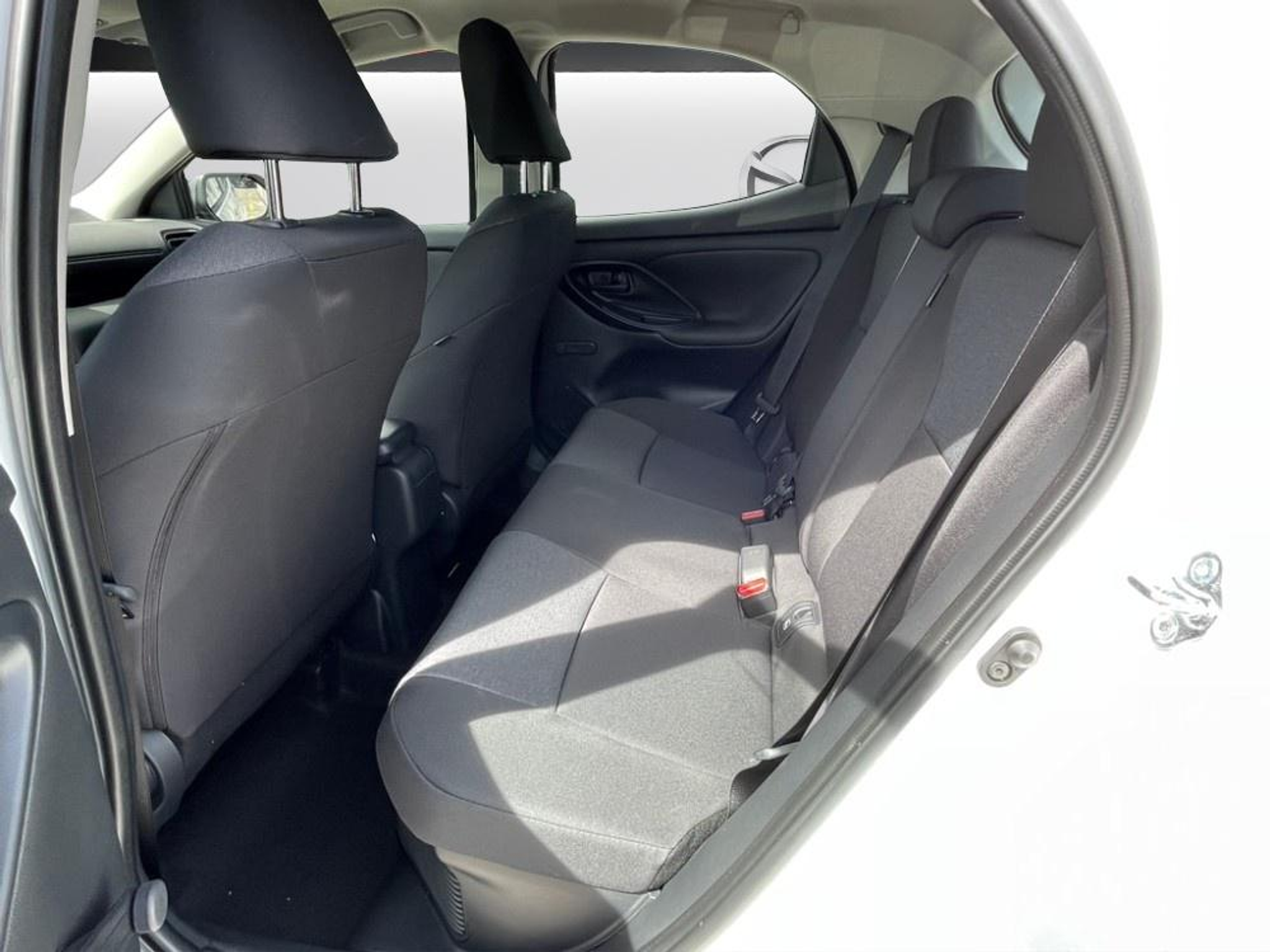 listing desktop thumbnail image 6