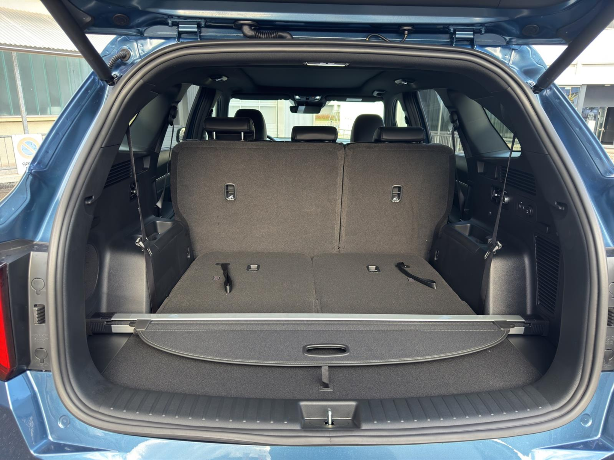 listing desktop thumbnail image 4