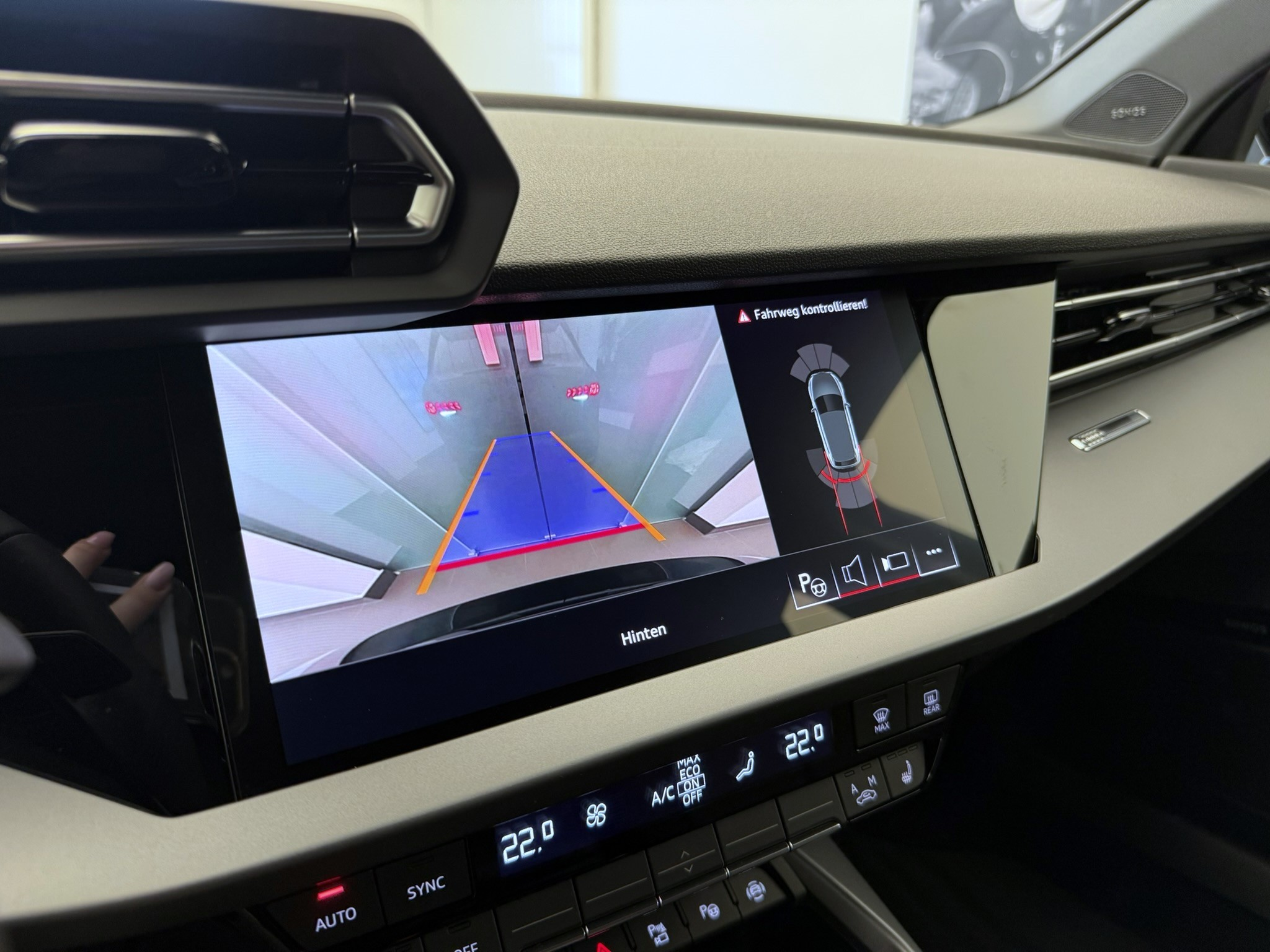 listing desktop thumbnail image 16