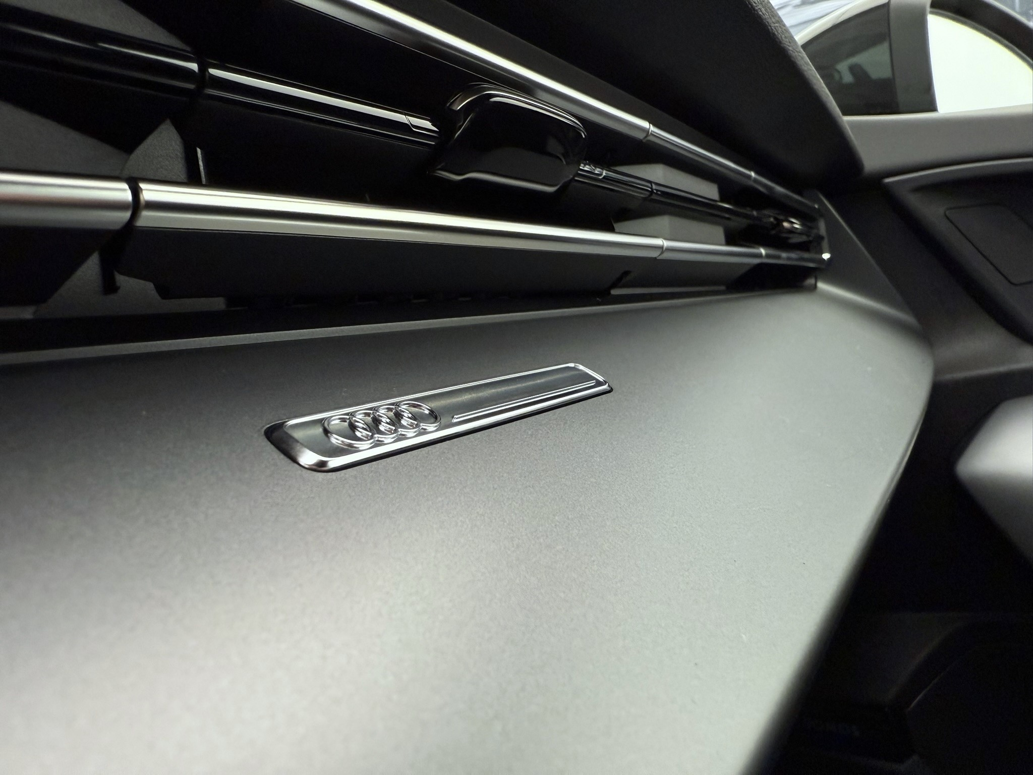 listing desktop thumbnail image 18