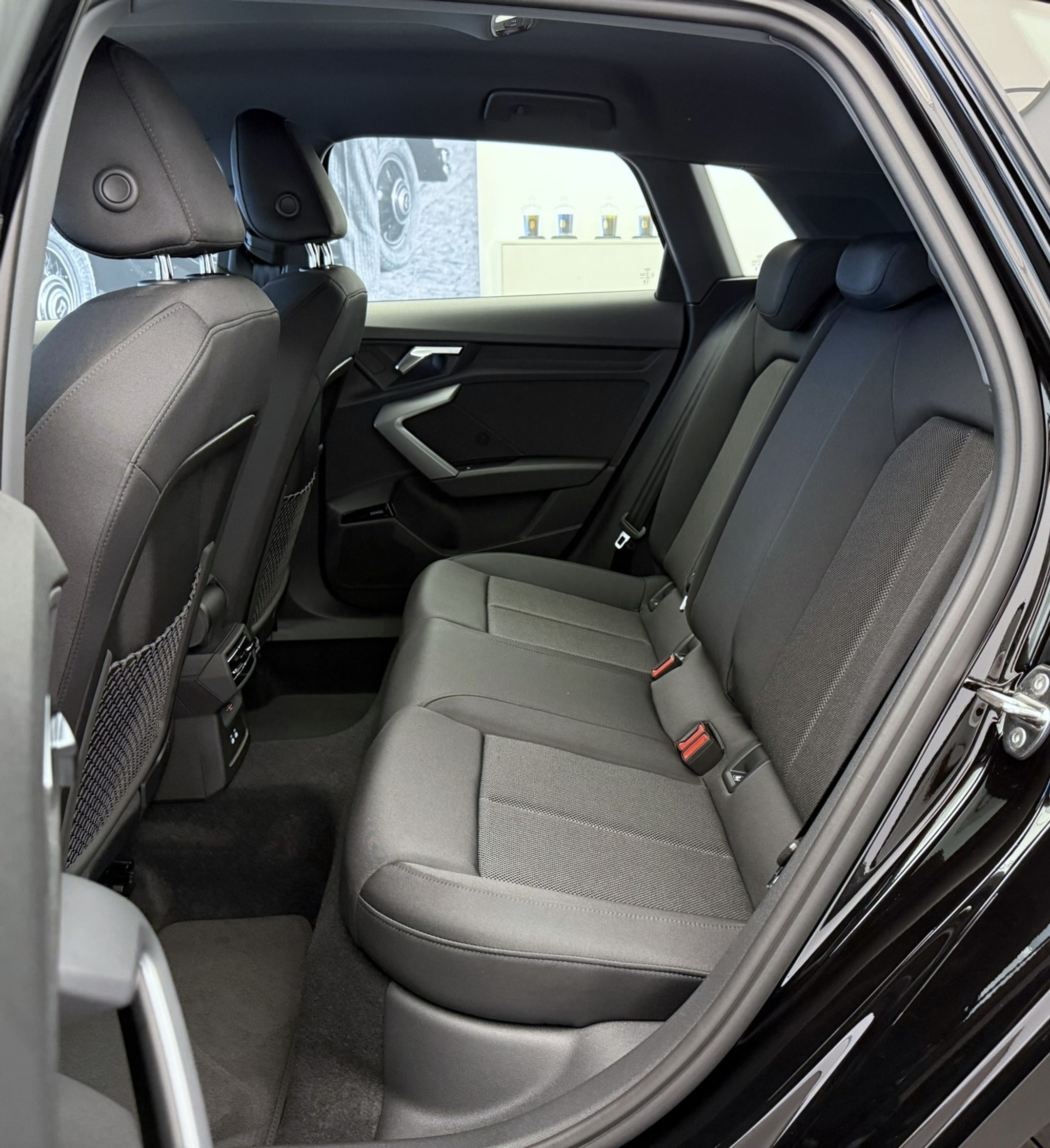 listing desktop thumbnail image 19