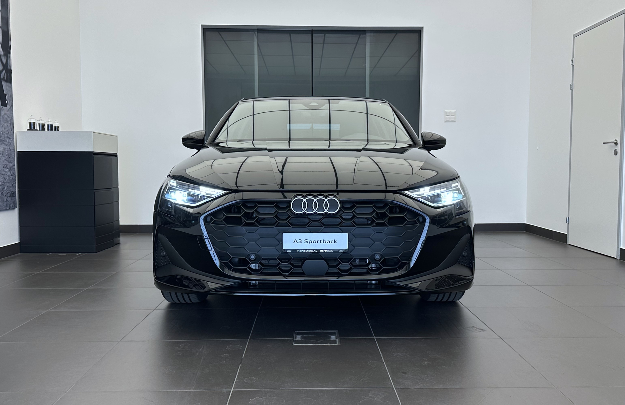 listing desktop thumbnail image 1