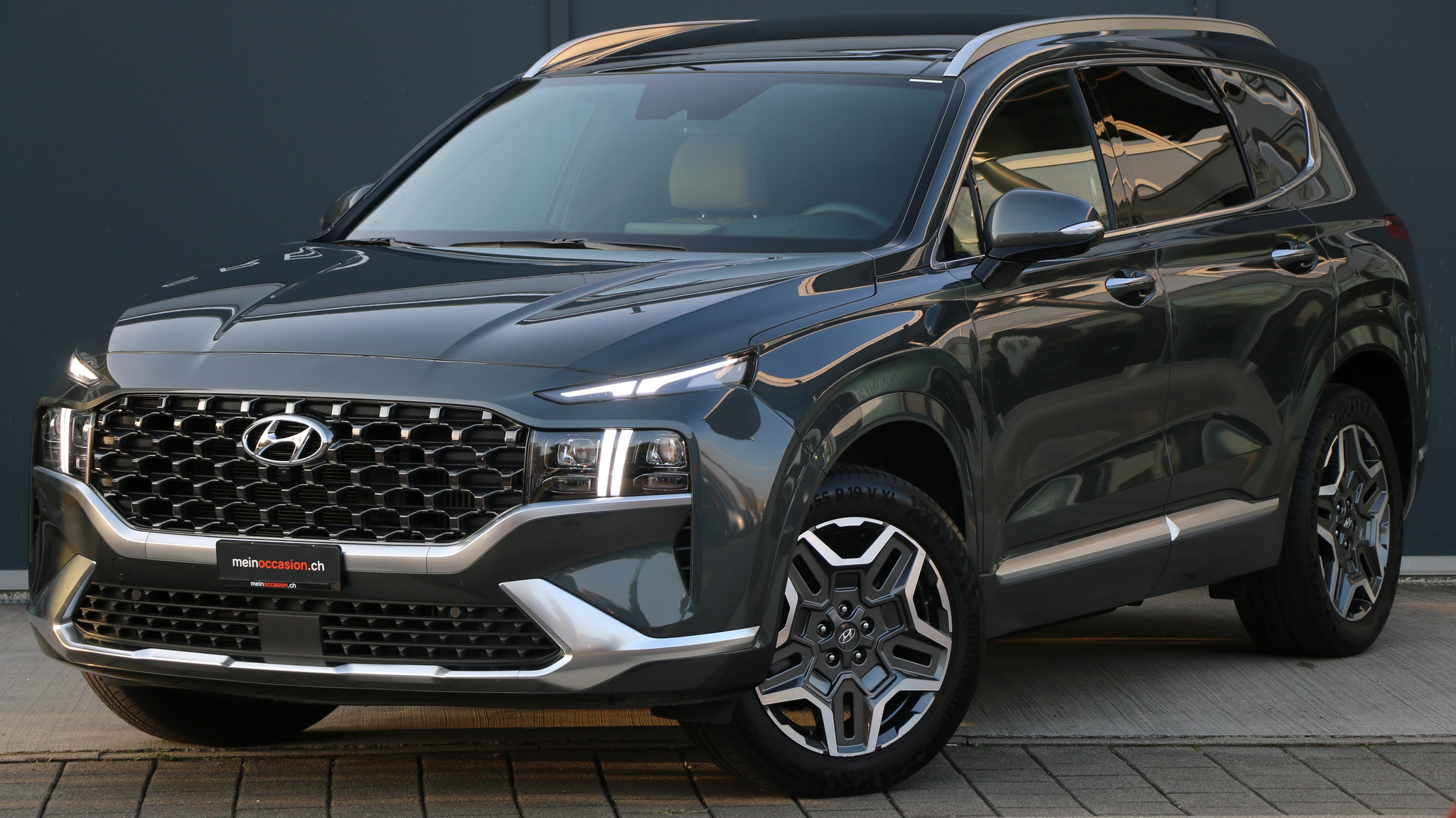 listing desktop thumbnail image 0