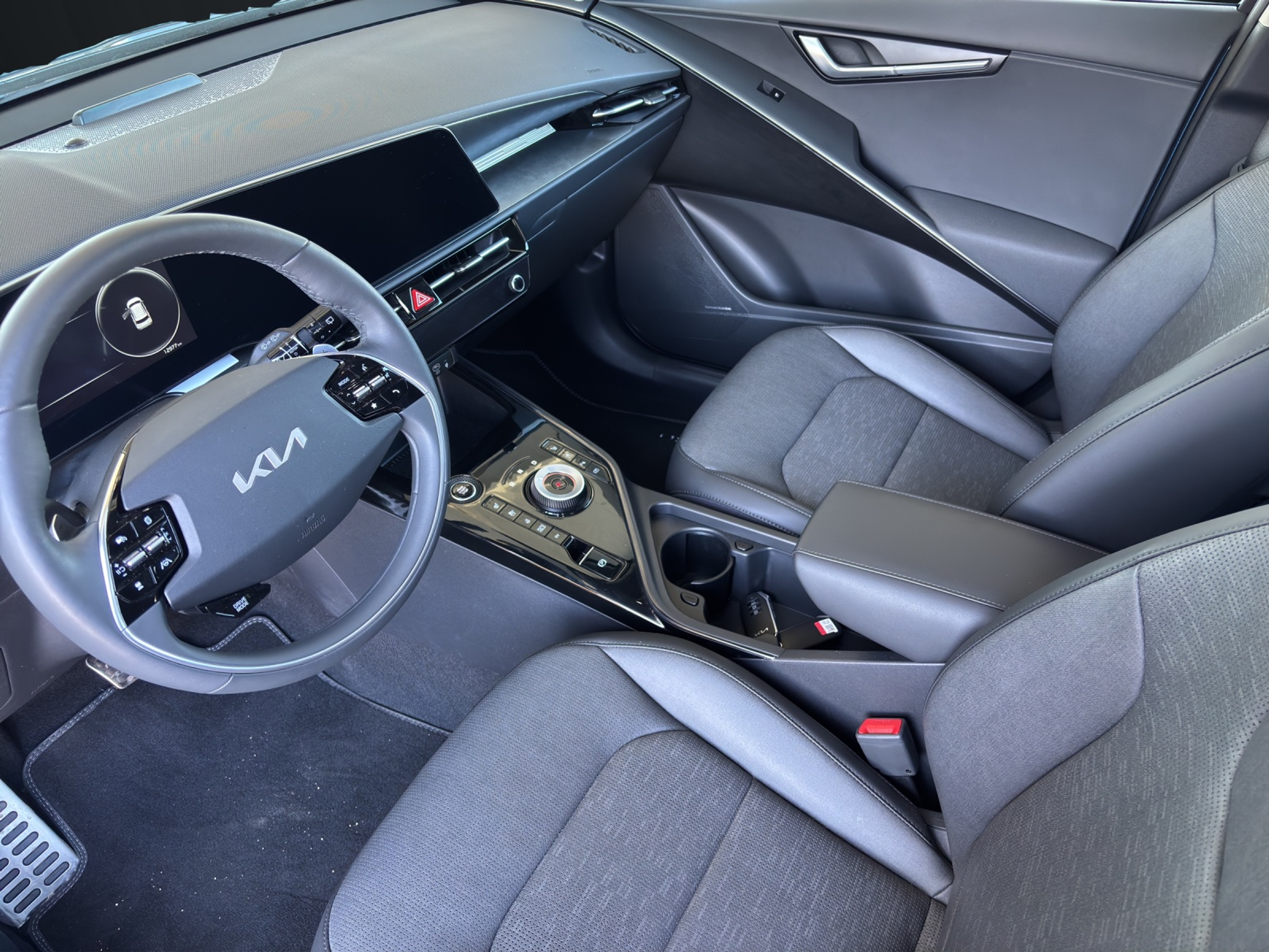 listing desktop thumbnail image 8