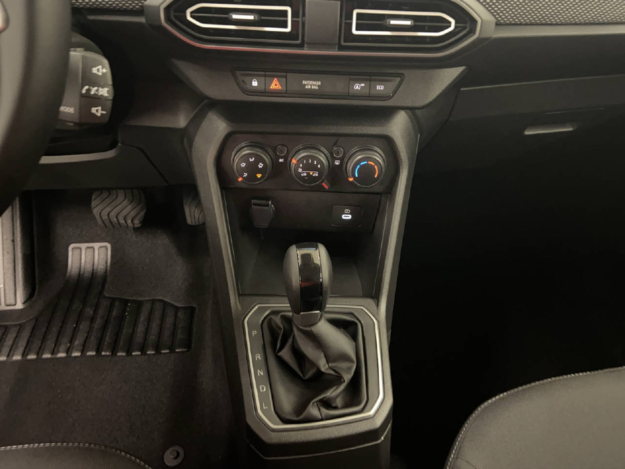 listing desktop thumbnail image 8