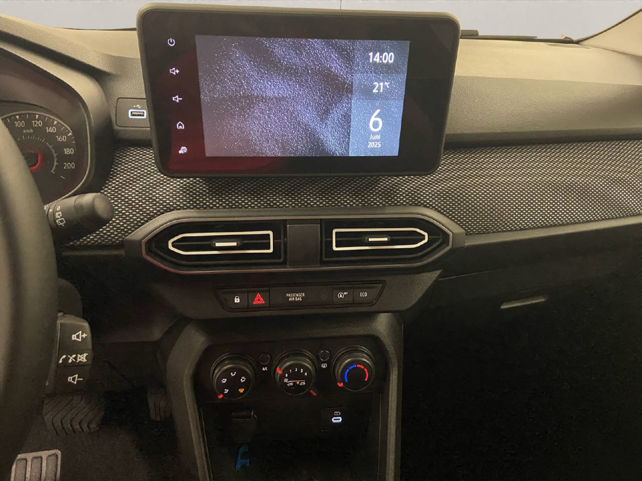 listing desktop thumbnail image 7