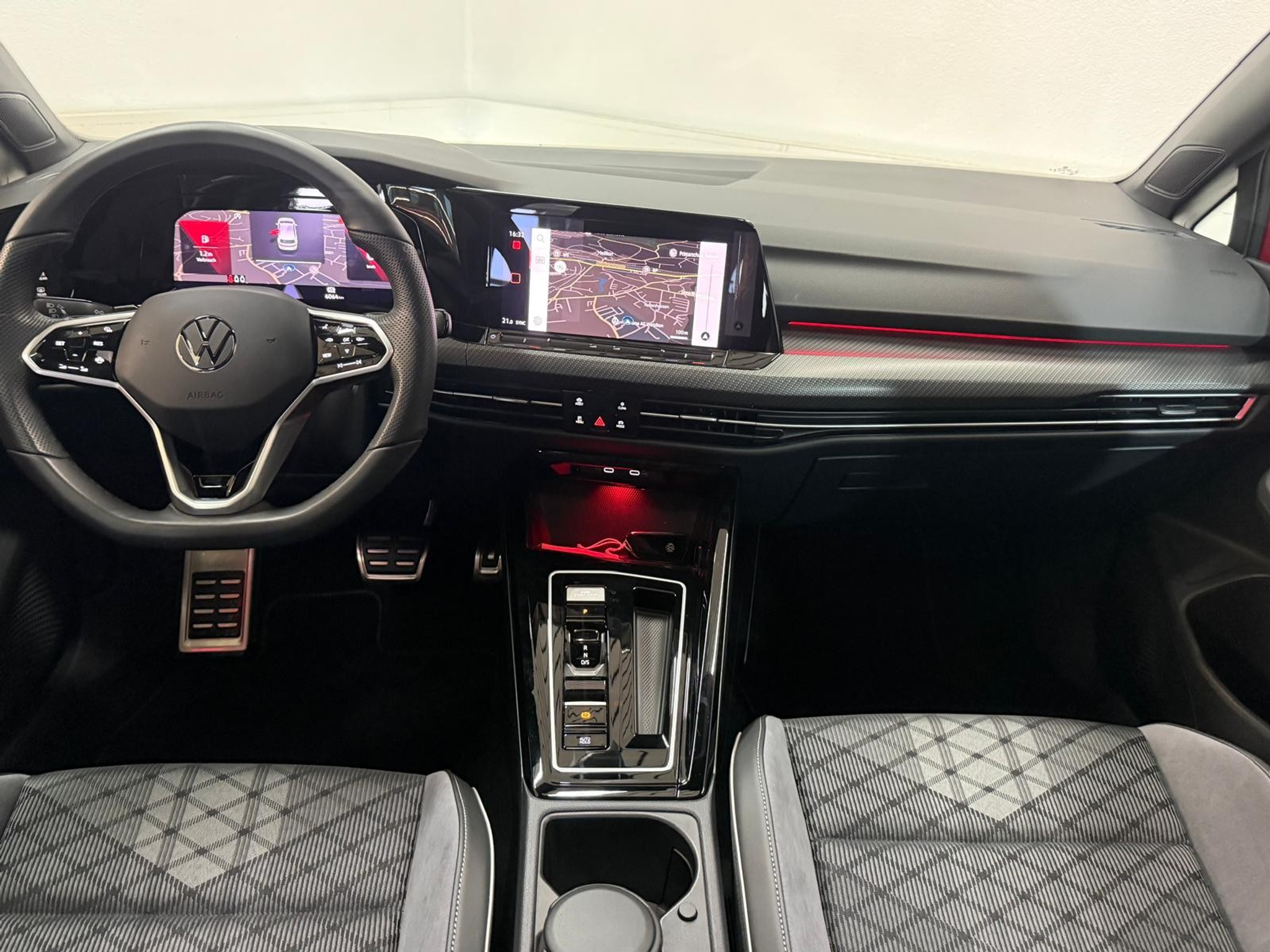 listing desktop thumbnail image 11