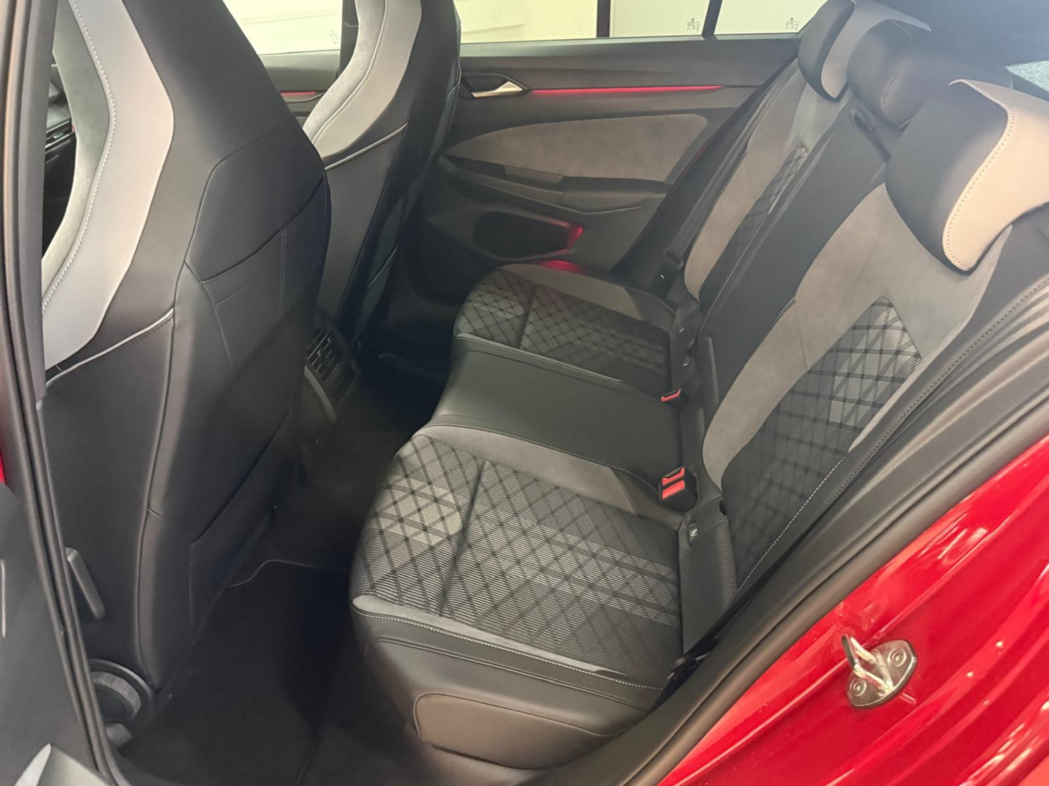 listing desktop thumbnail image 10