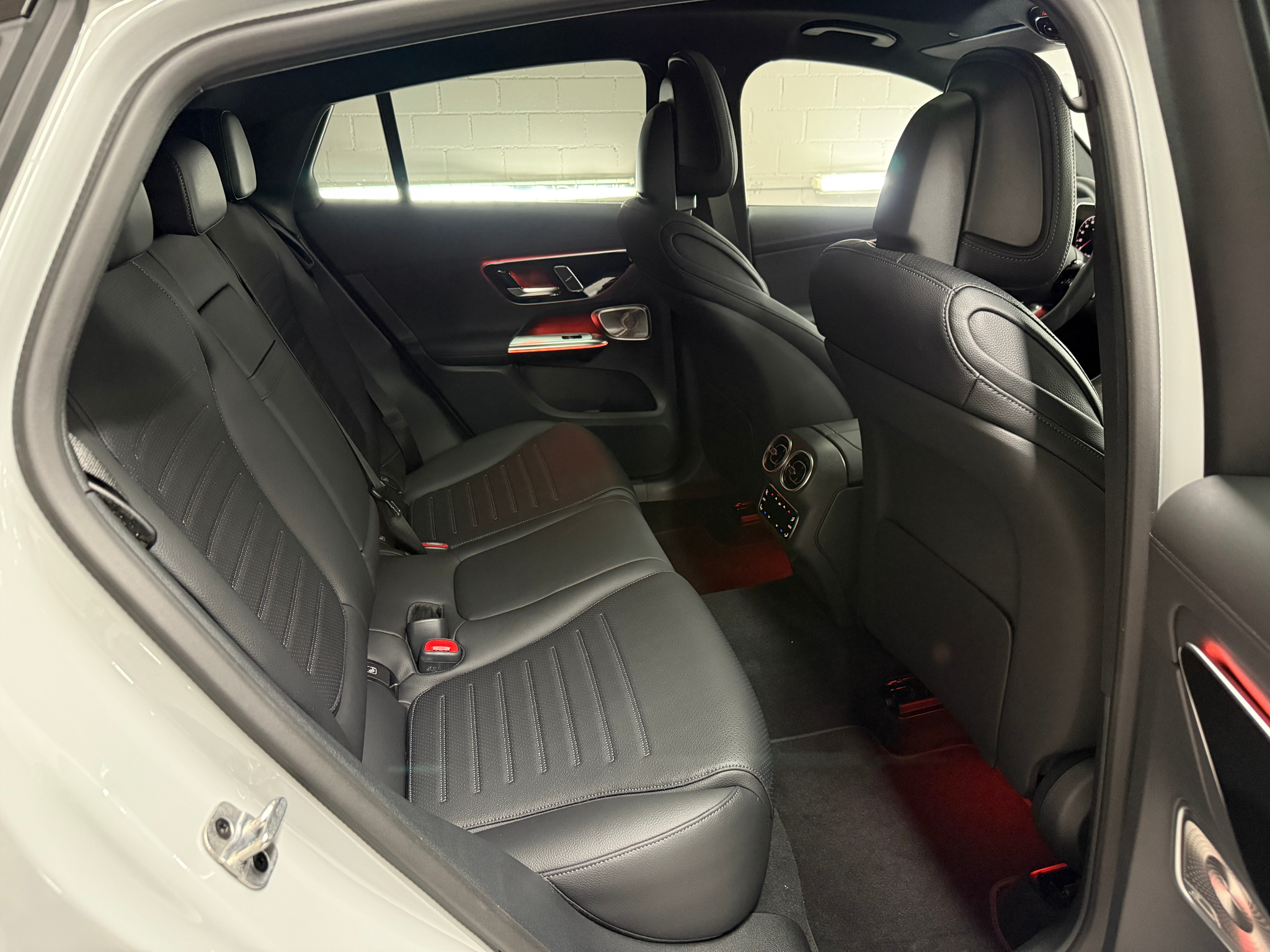 listing desktop thumbnail image 8