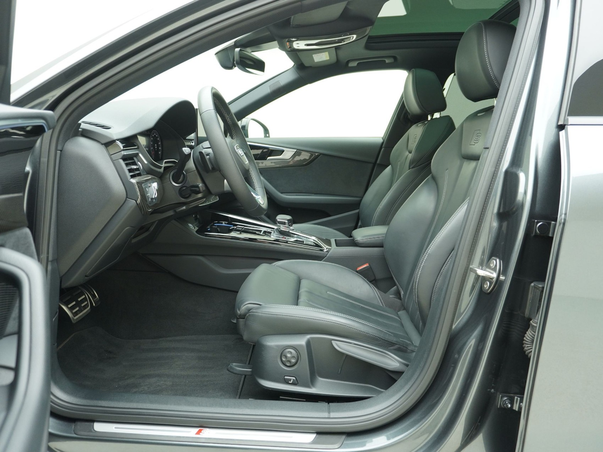 listing desktop thumbnail image 7