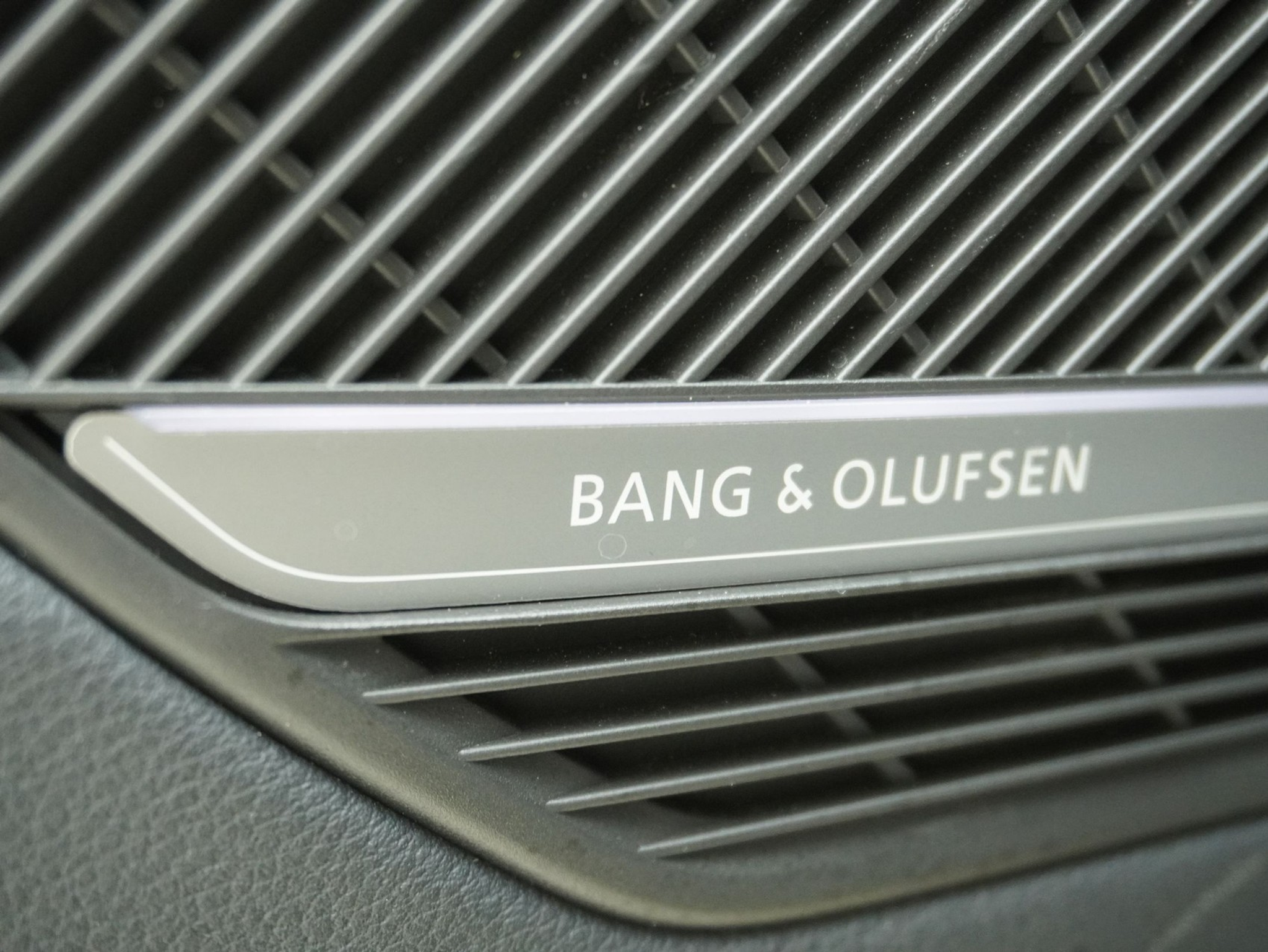 listing desktop thumbnail image 15