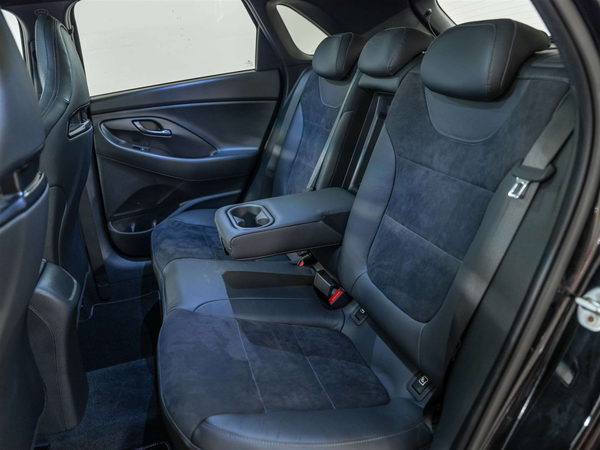 listing desktop thumbnail image 27