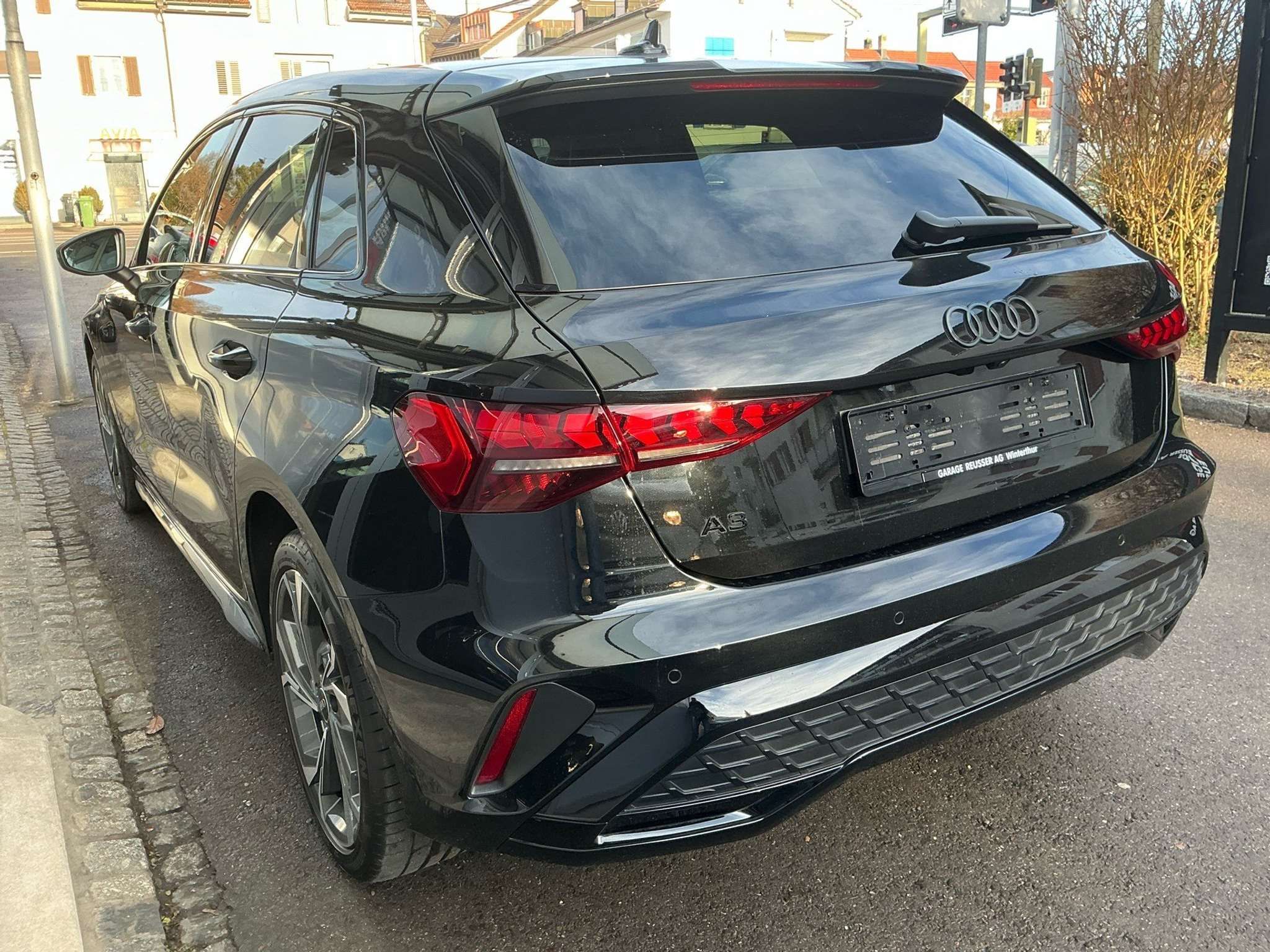 listing desktop thumbnail image 5