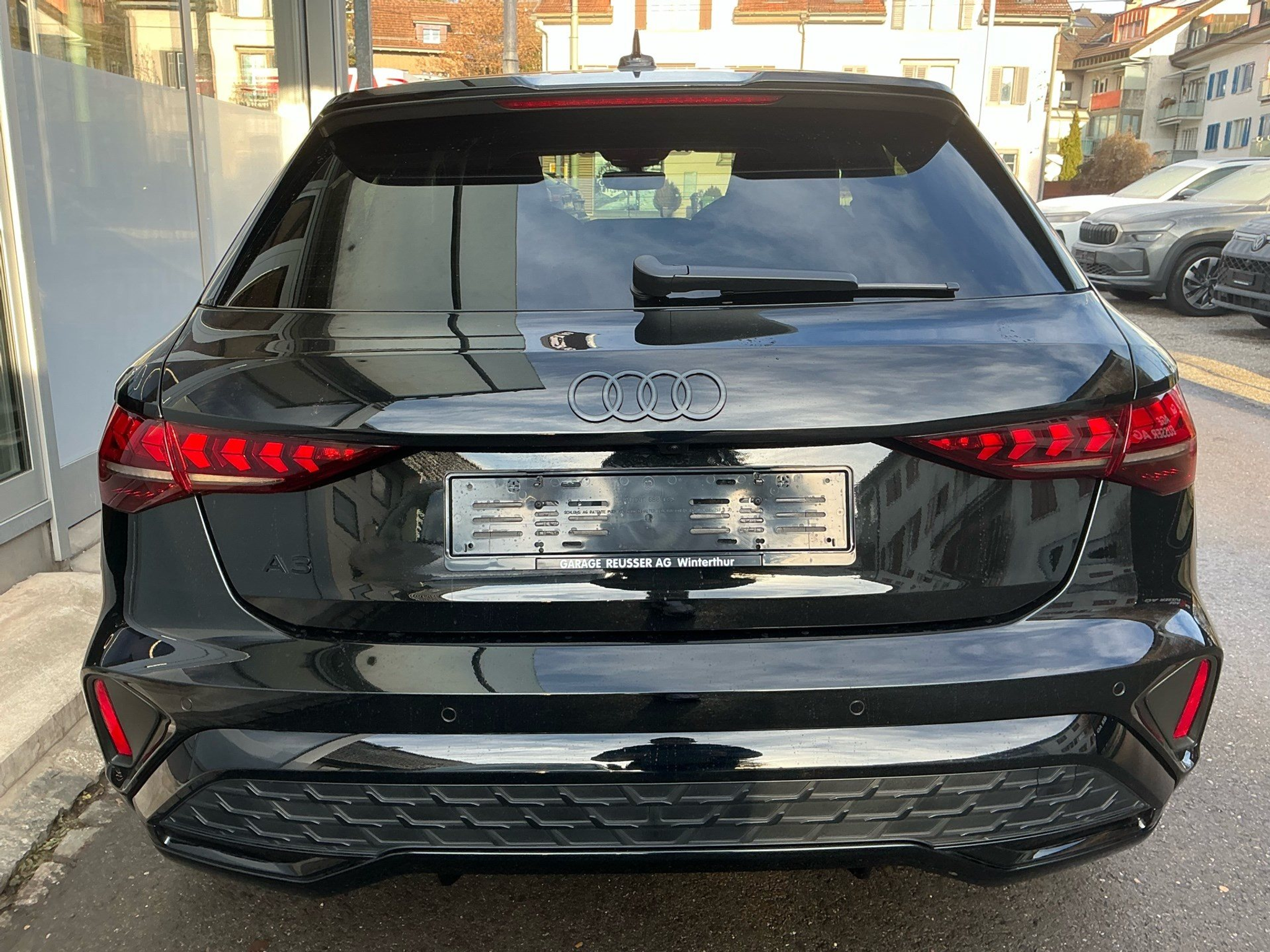 listing desktop thumbnail image 4