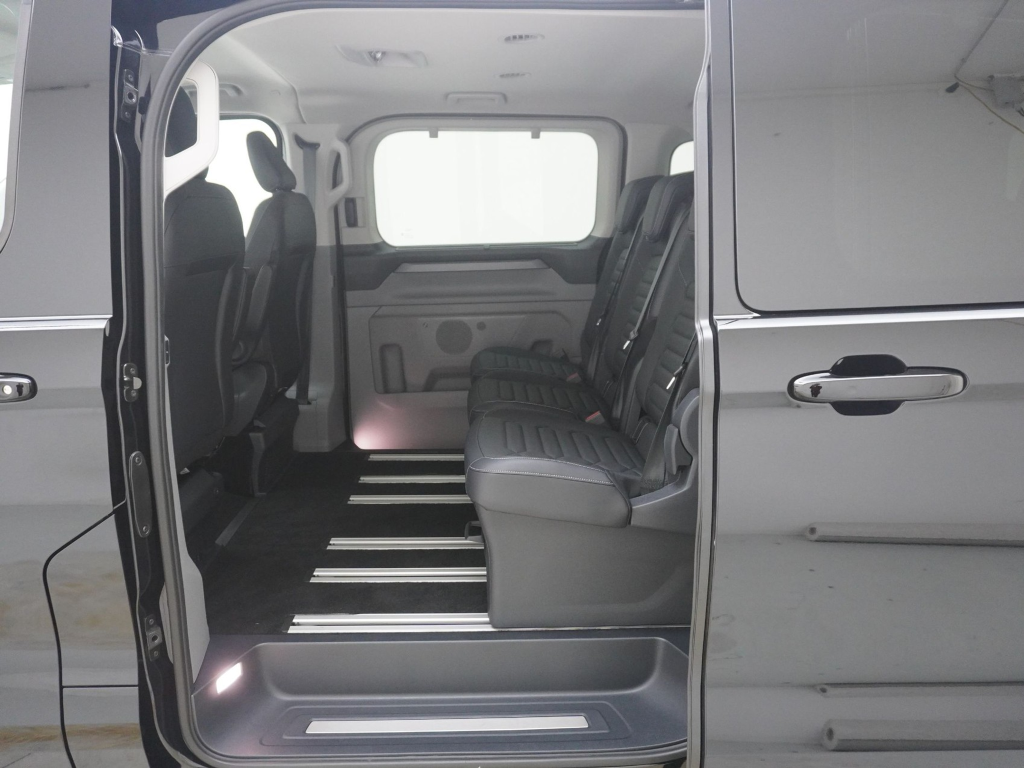 listing desktop thumbnail image 14