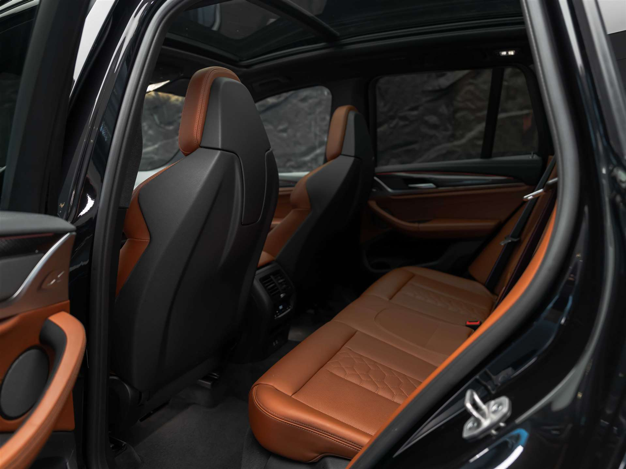 listing desktop thumbnail image 12