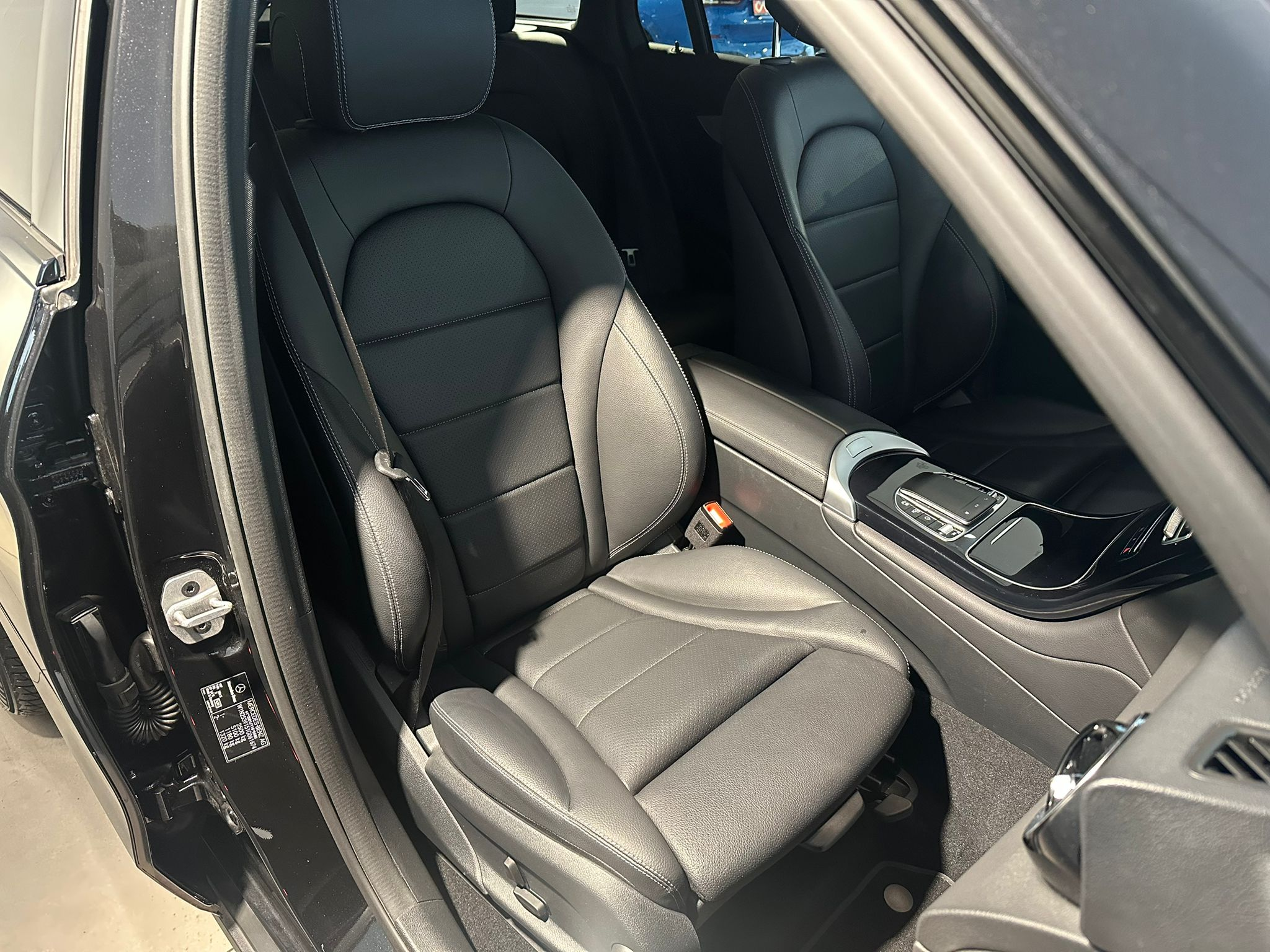 listing desktop thumbnail image 5