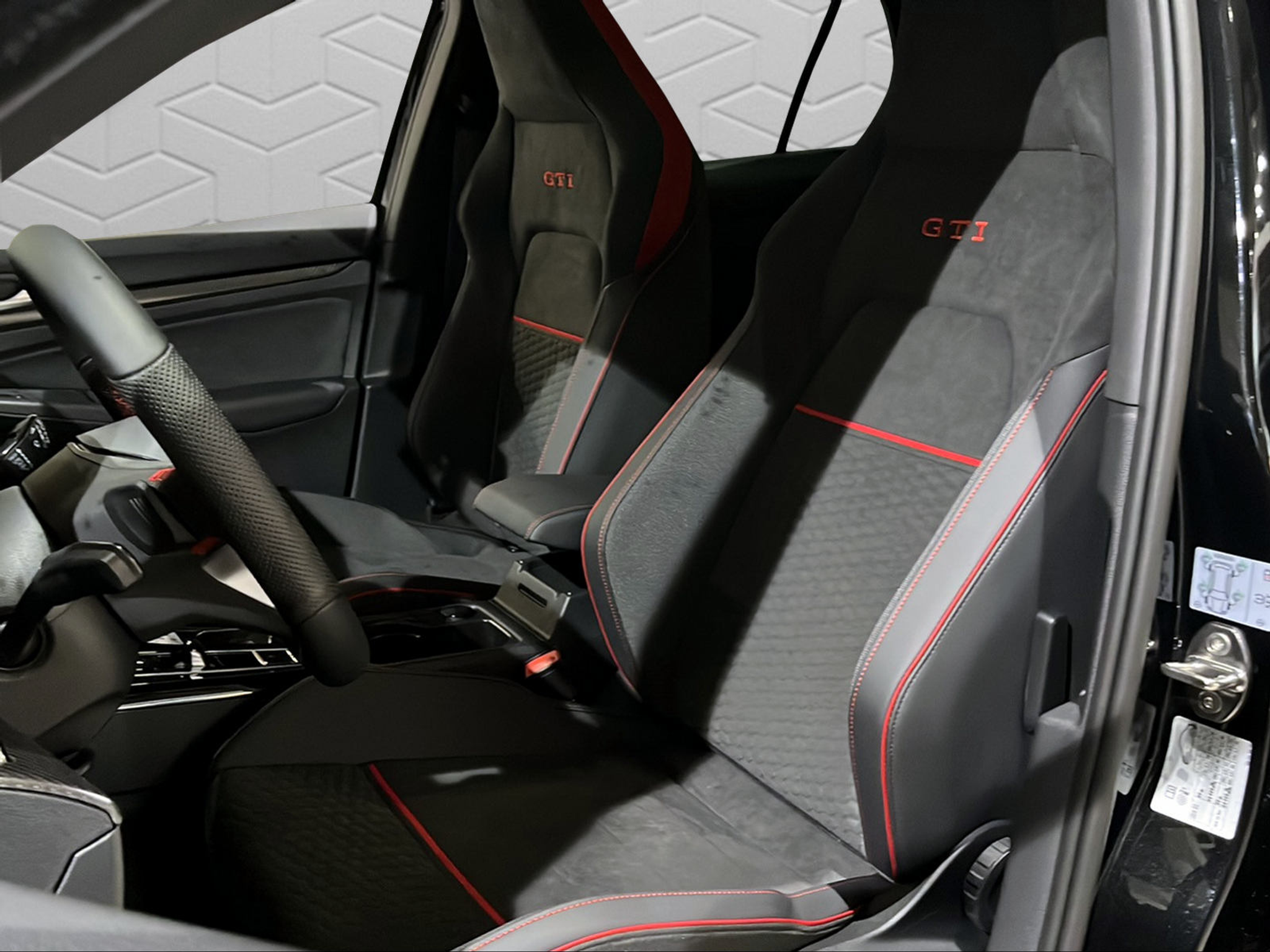 listing desktop thumbnail image 5