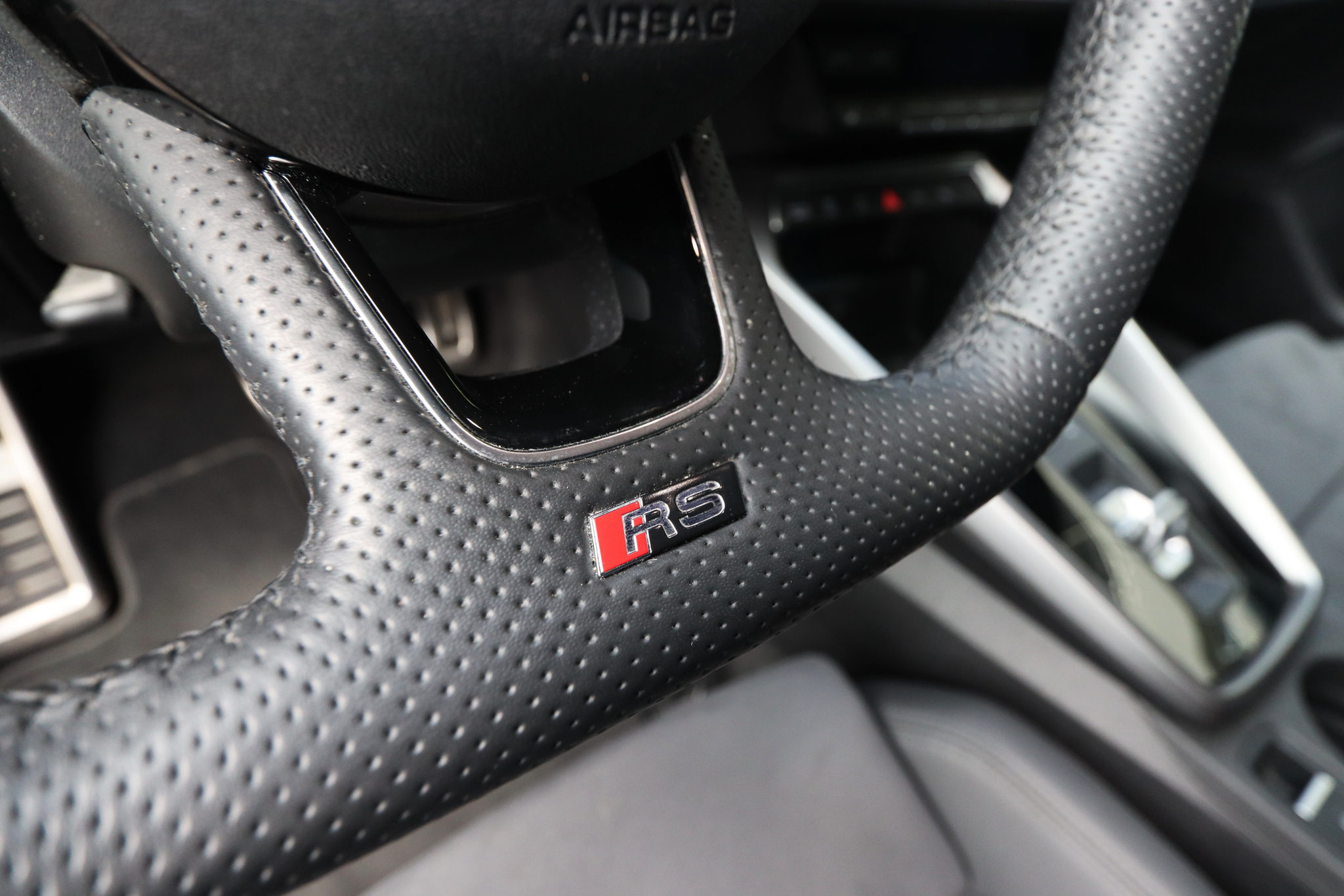 listing desktop thumbnail image 15