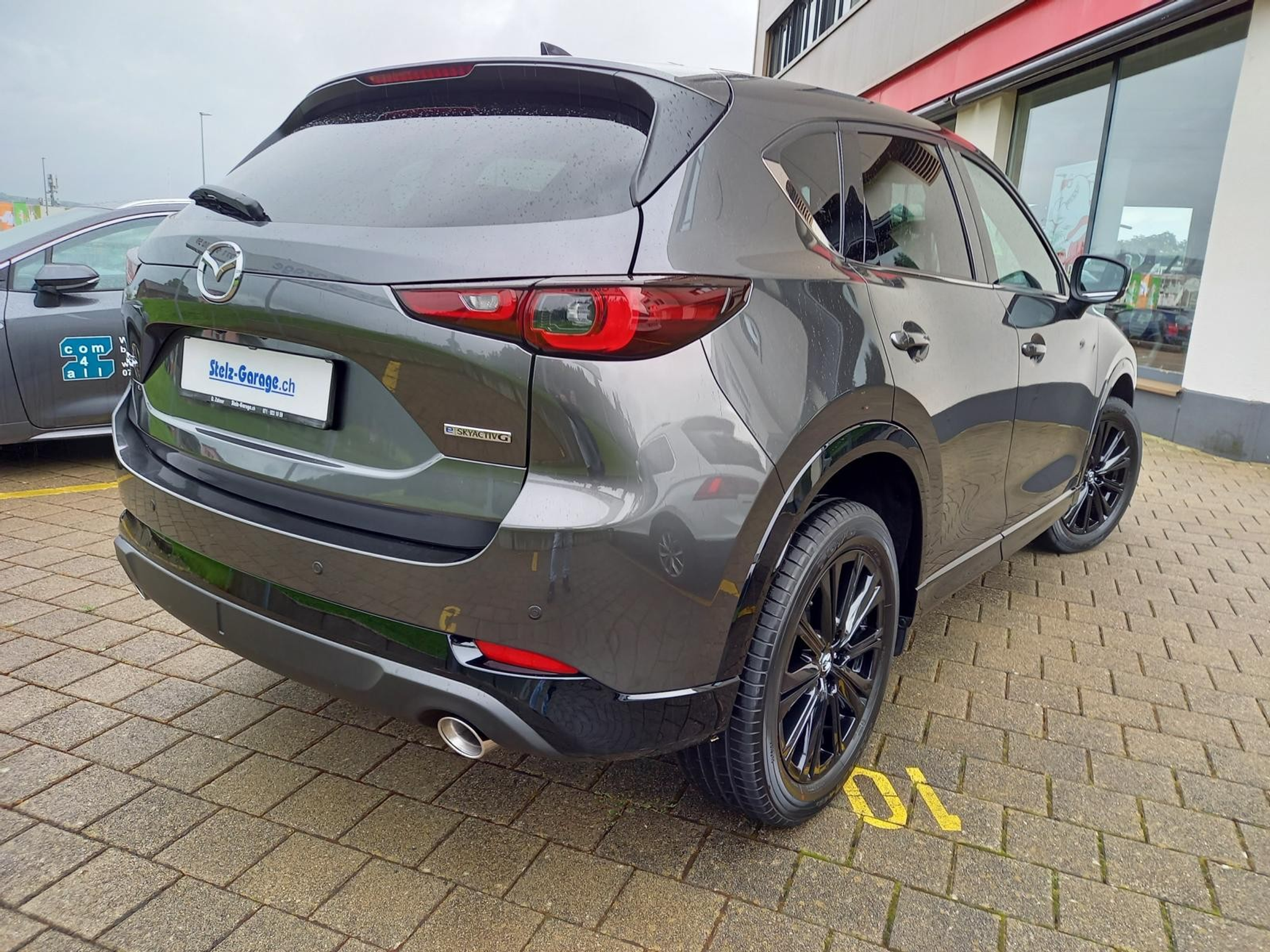 listing desktop thumbnail image 1