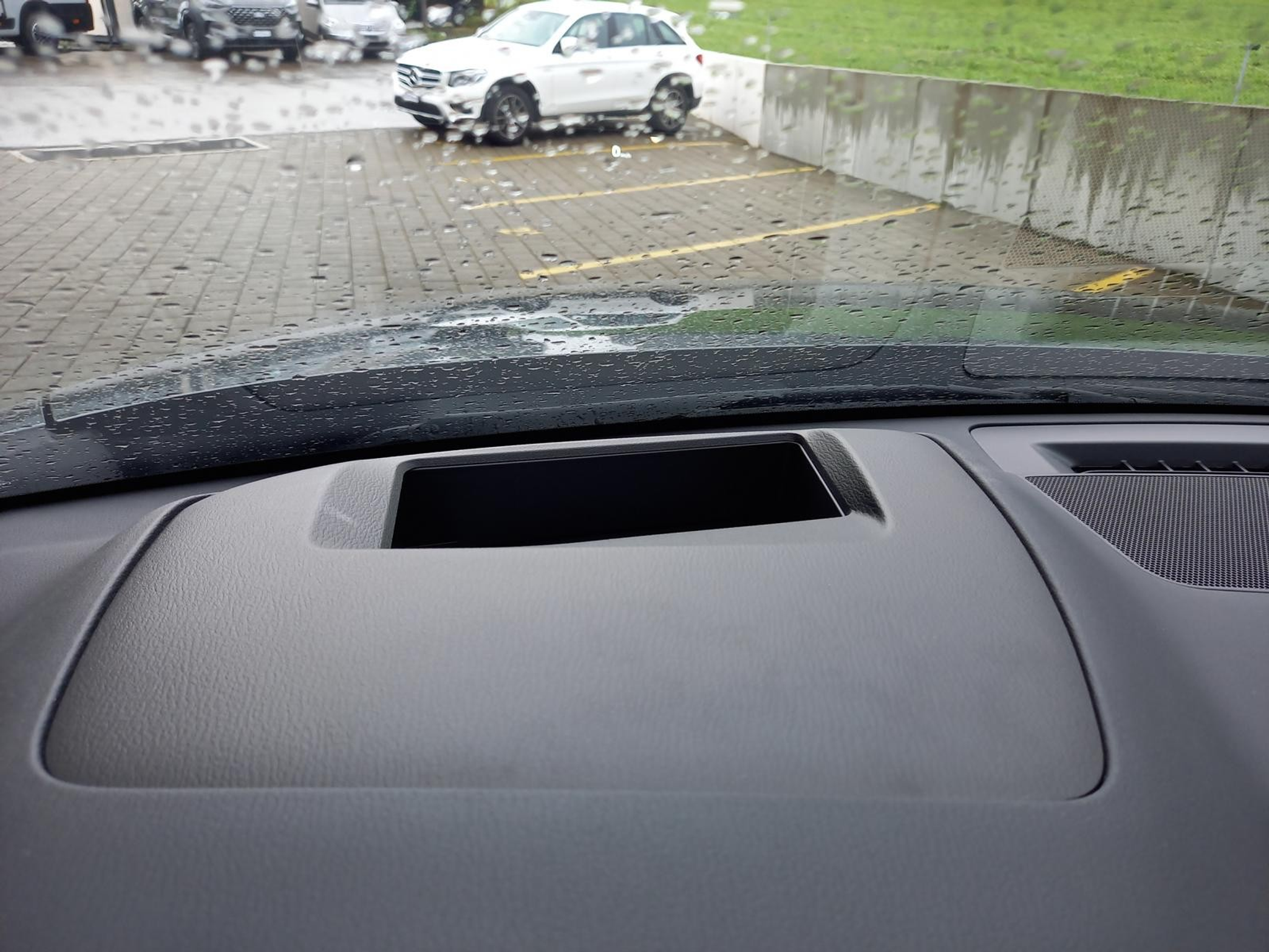 listing desktop thumbnail image 8