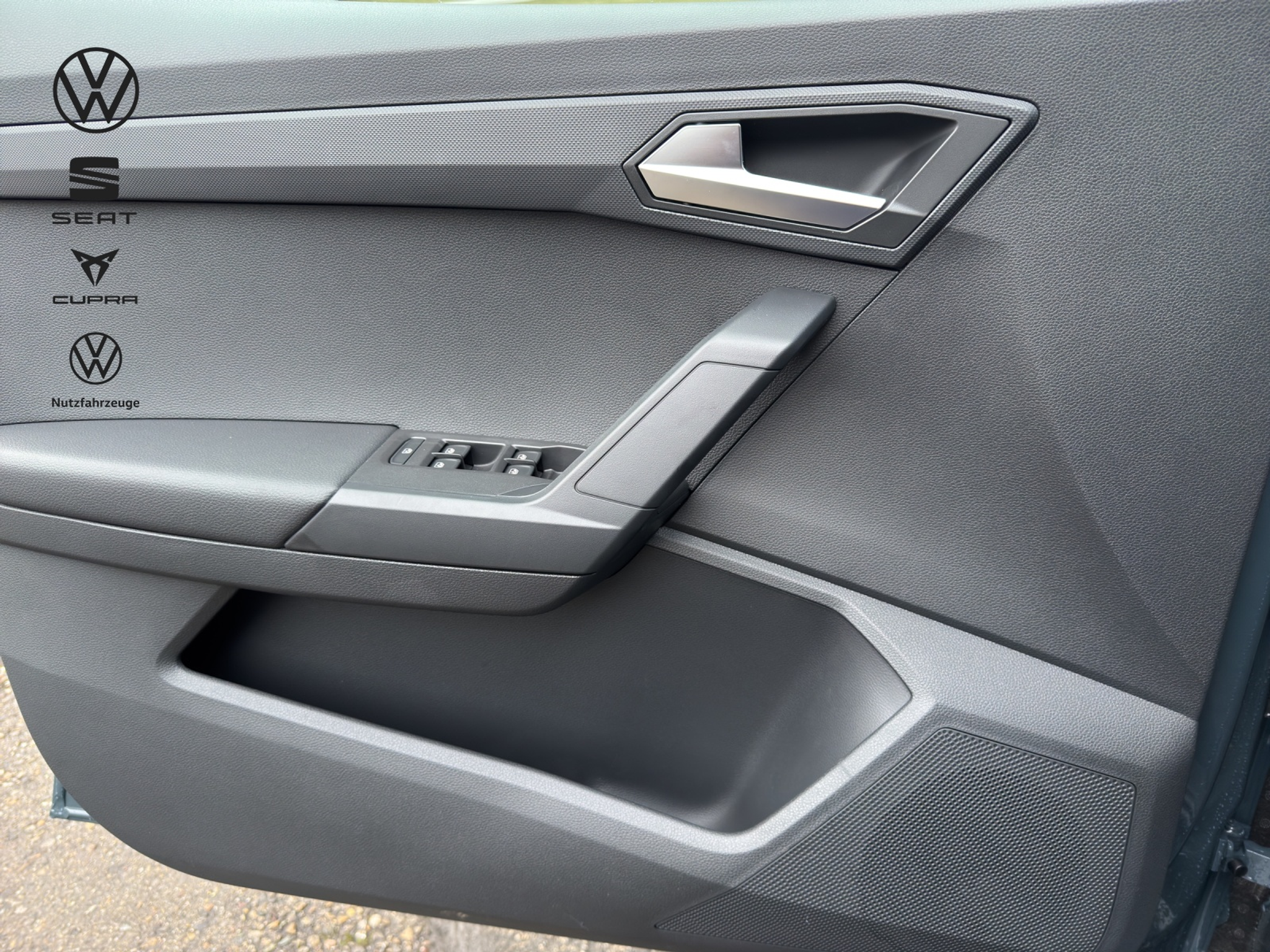 listing desktop thumbnail image 7