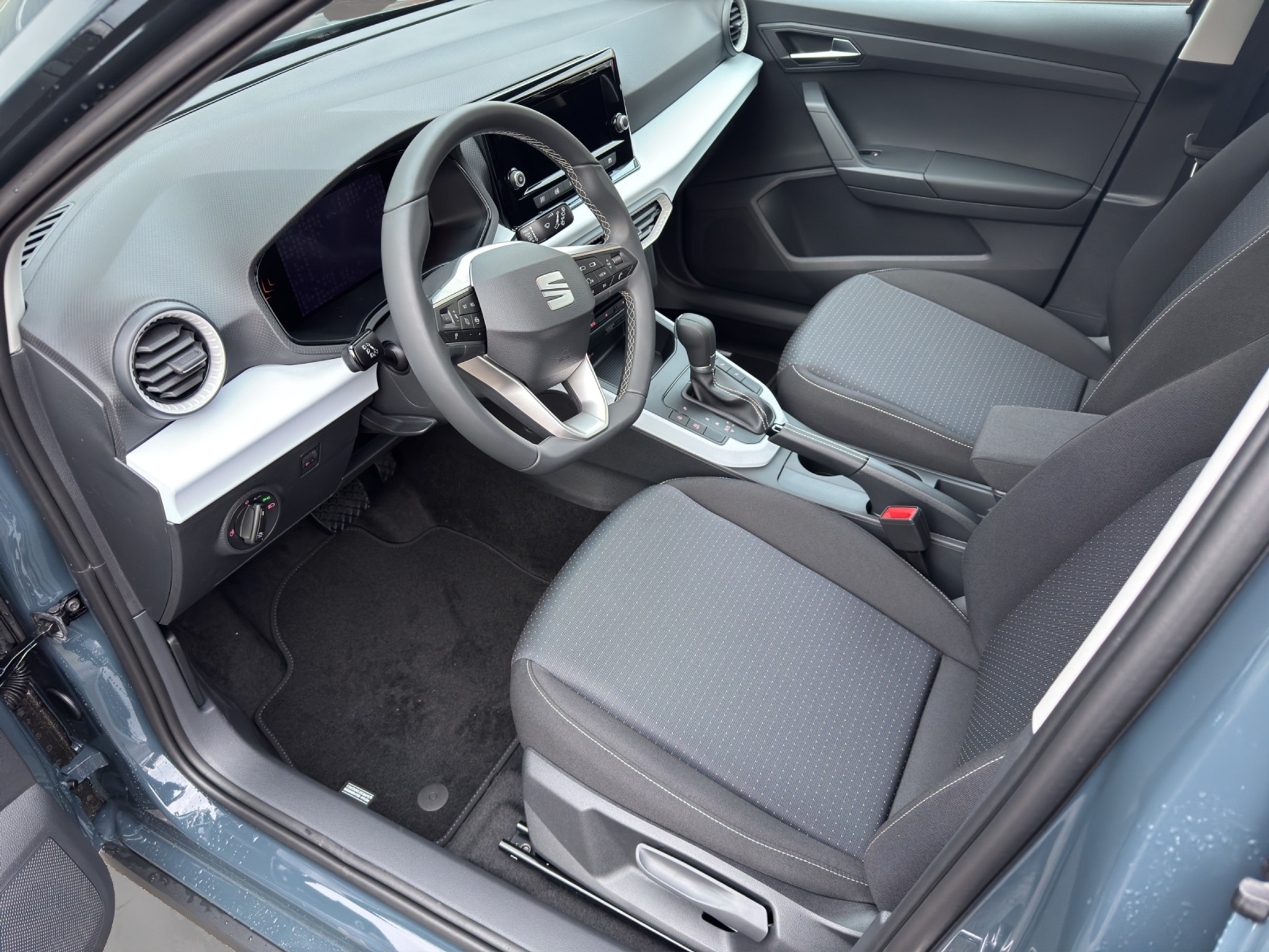 listing desktop thumbnail image 4