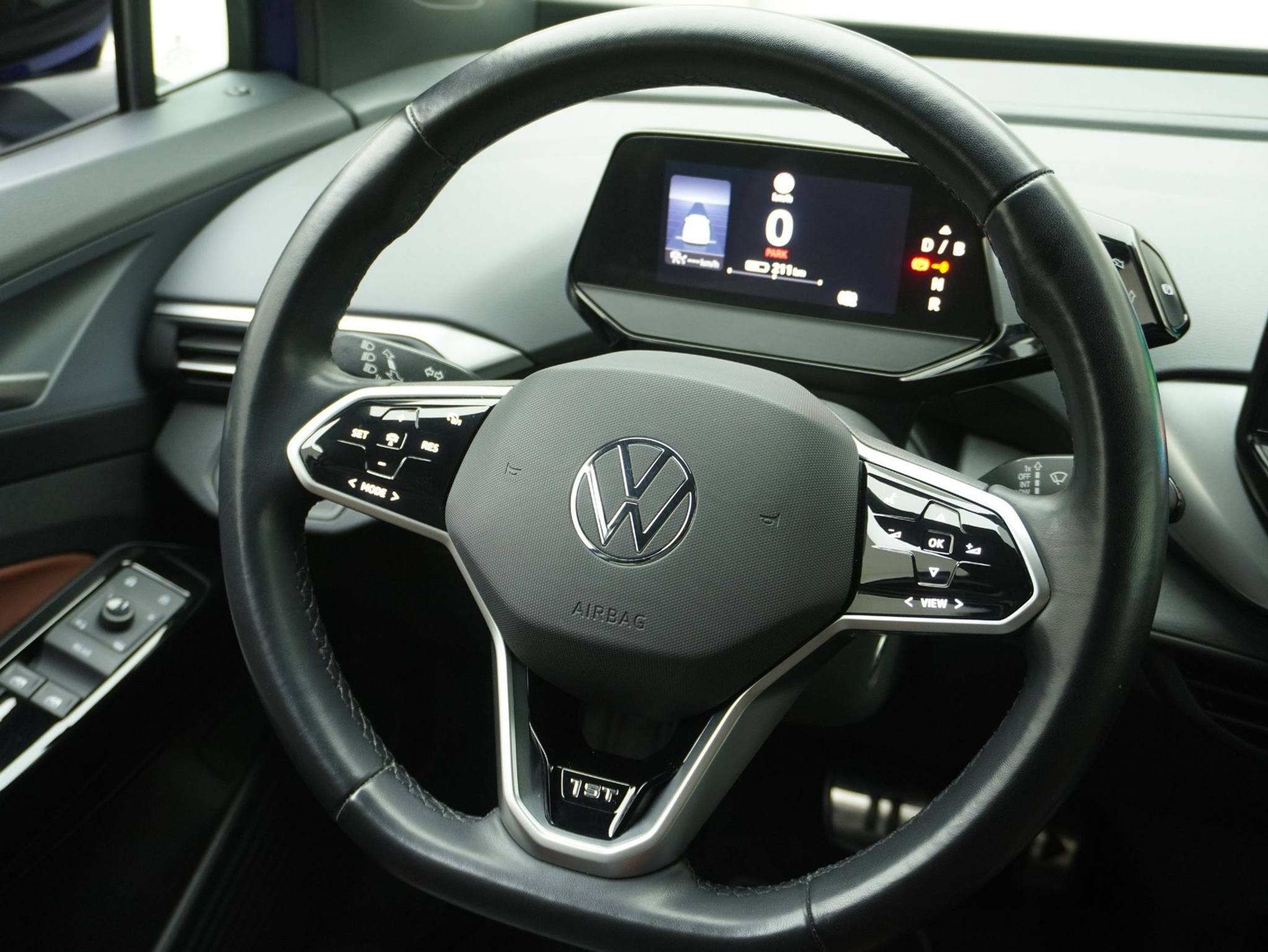 listing desktop thumbnail image 11