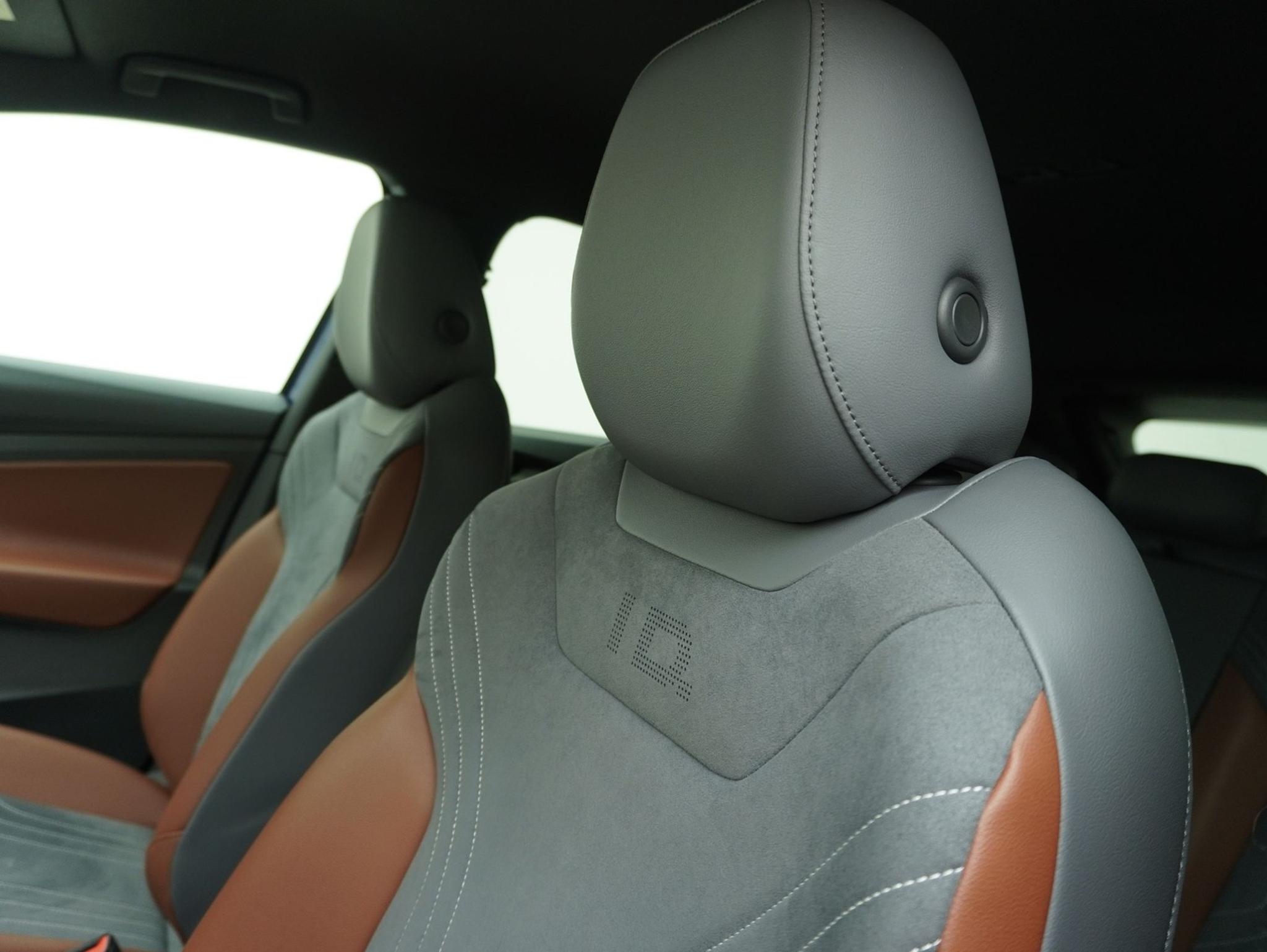 listing desktop thumbnail image 10