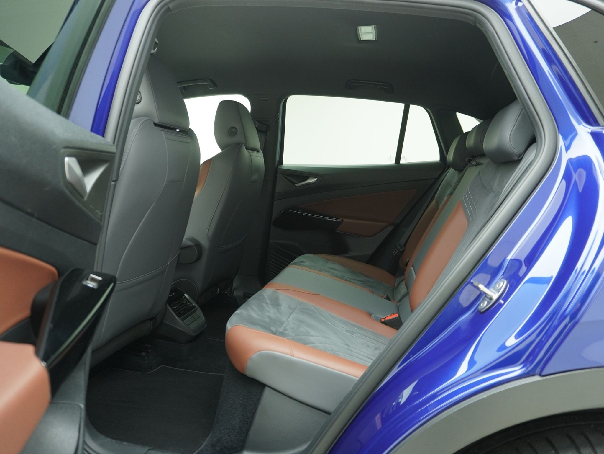 listing desktop thumbnail image 12