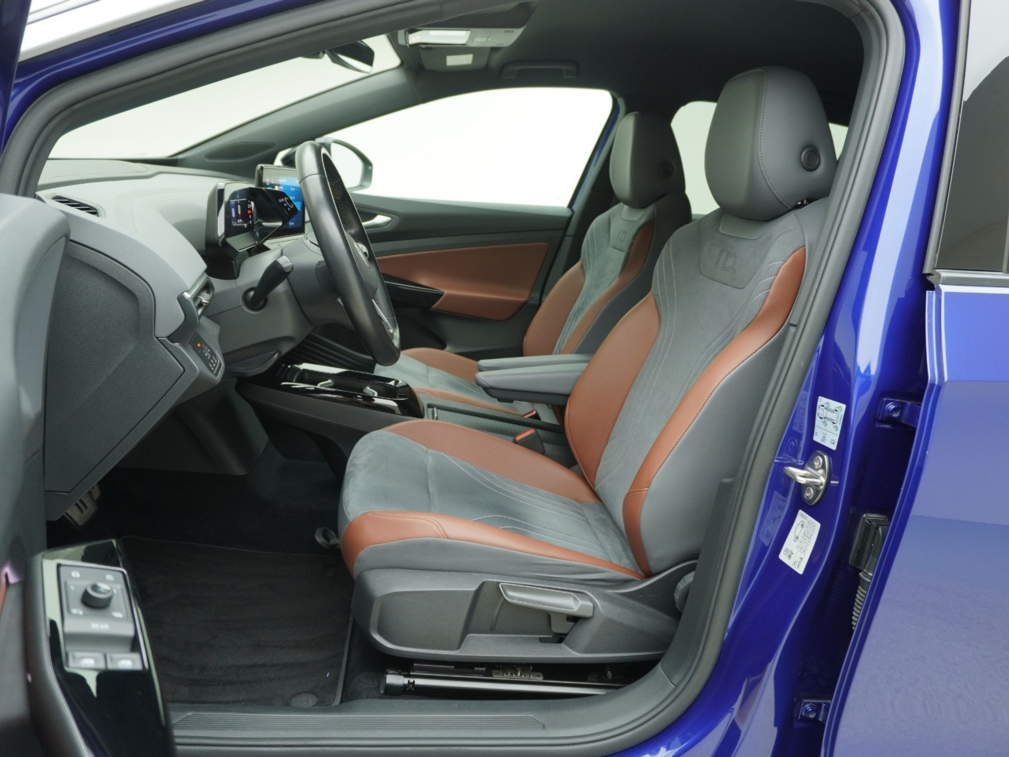 listing desktop thumbnail image 8