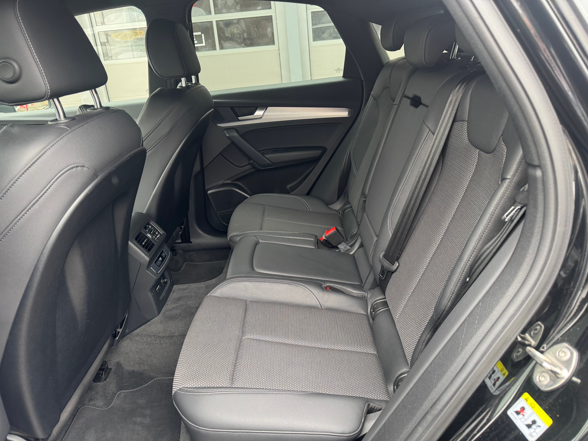 listing desktop thumbnail image 0