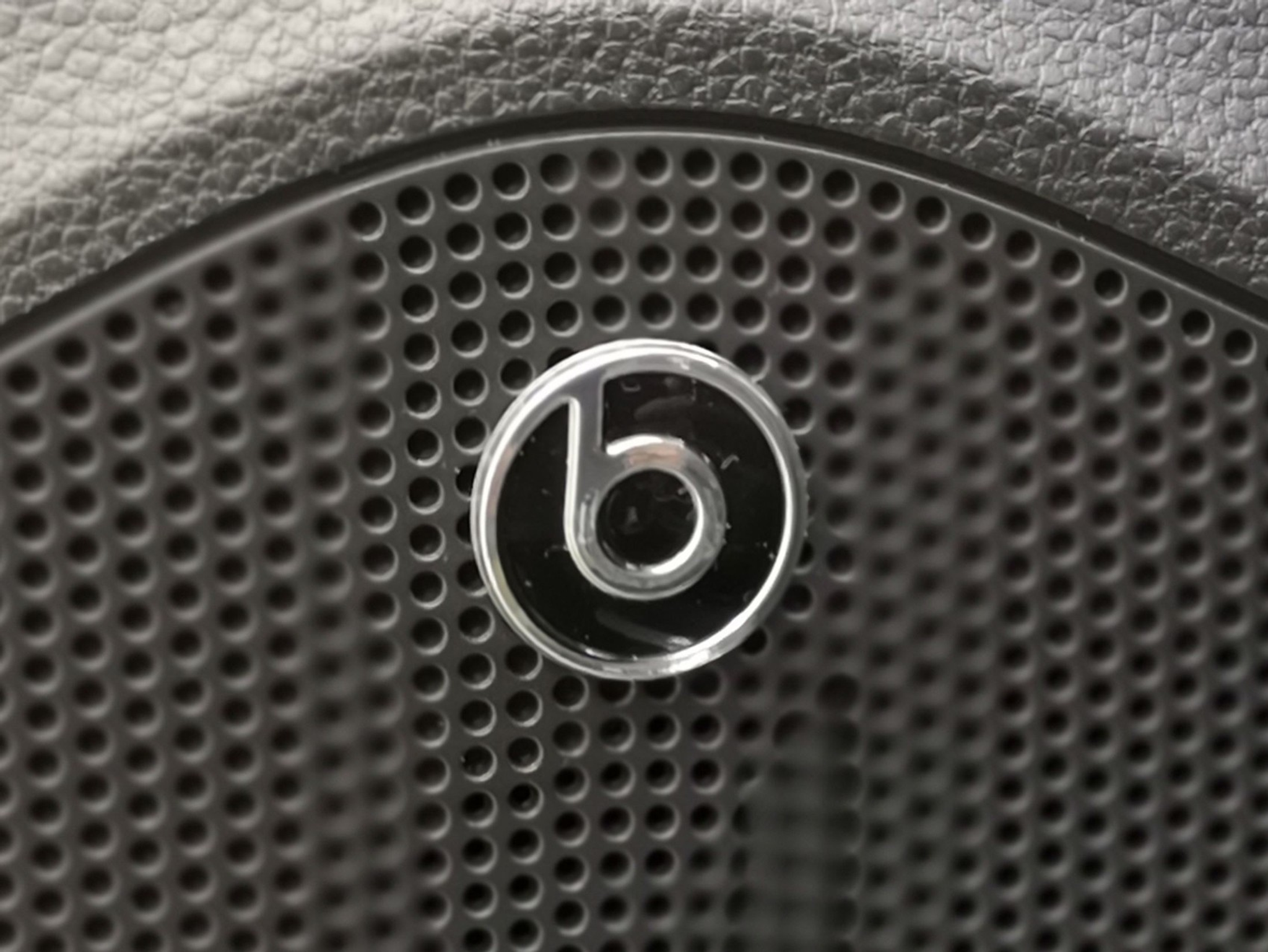 listing desktop thumbnail image 18